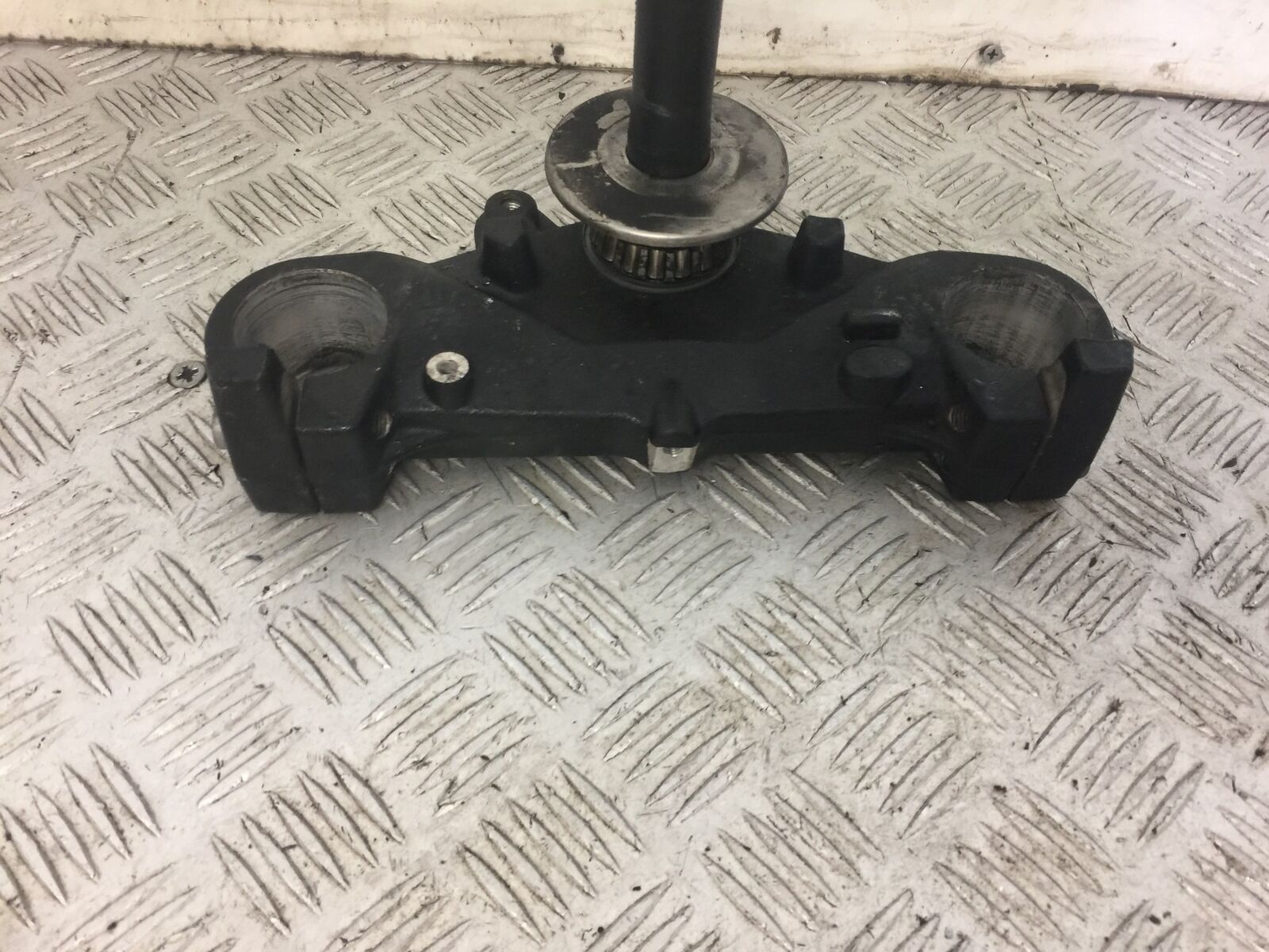 BMW F800 GT BOTTOM YOKE  YEAR 2013-2017 (STOCK 619)