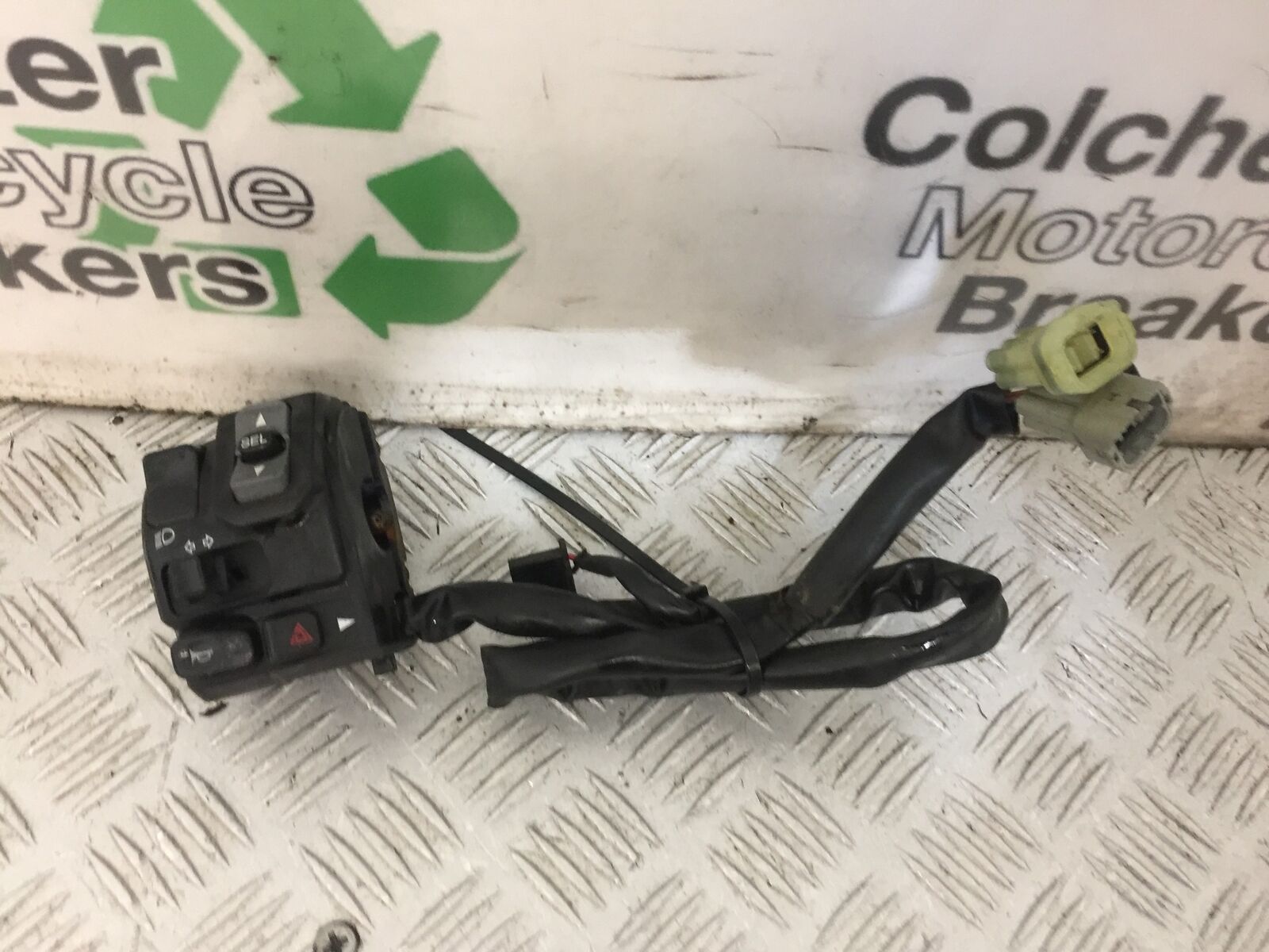 KAWASAKI NINJA 1000 SX Z1000SX LEFT SWITCH GEAR  YEAR 2019  (STOCK 830)