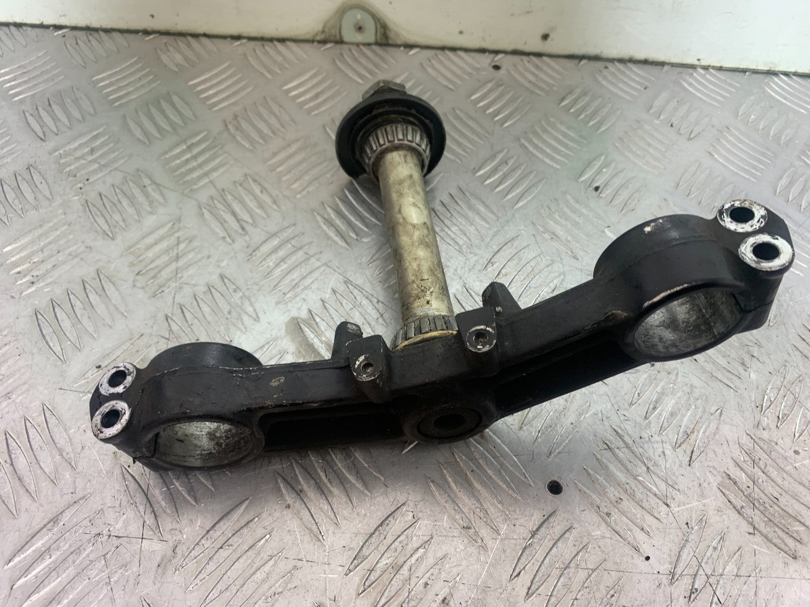 BMW R850 R R850R BOTTOM YOKE  YEAR 1994-2002 (CMB1170)