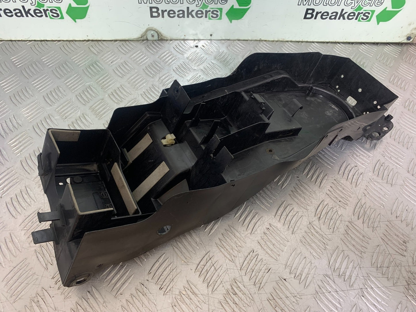 SUZUKI GSXR600 GSXR 600 K1 K2 K3 UNDERTRAY  1999-03 (CMB1284)