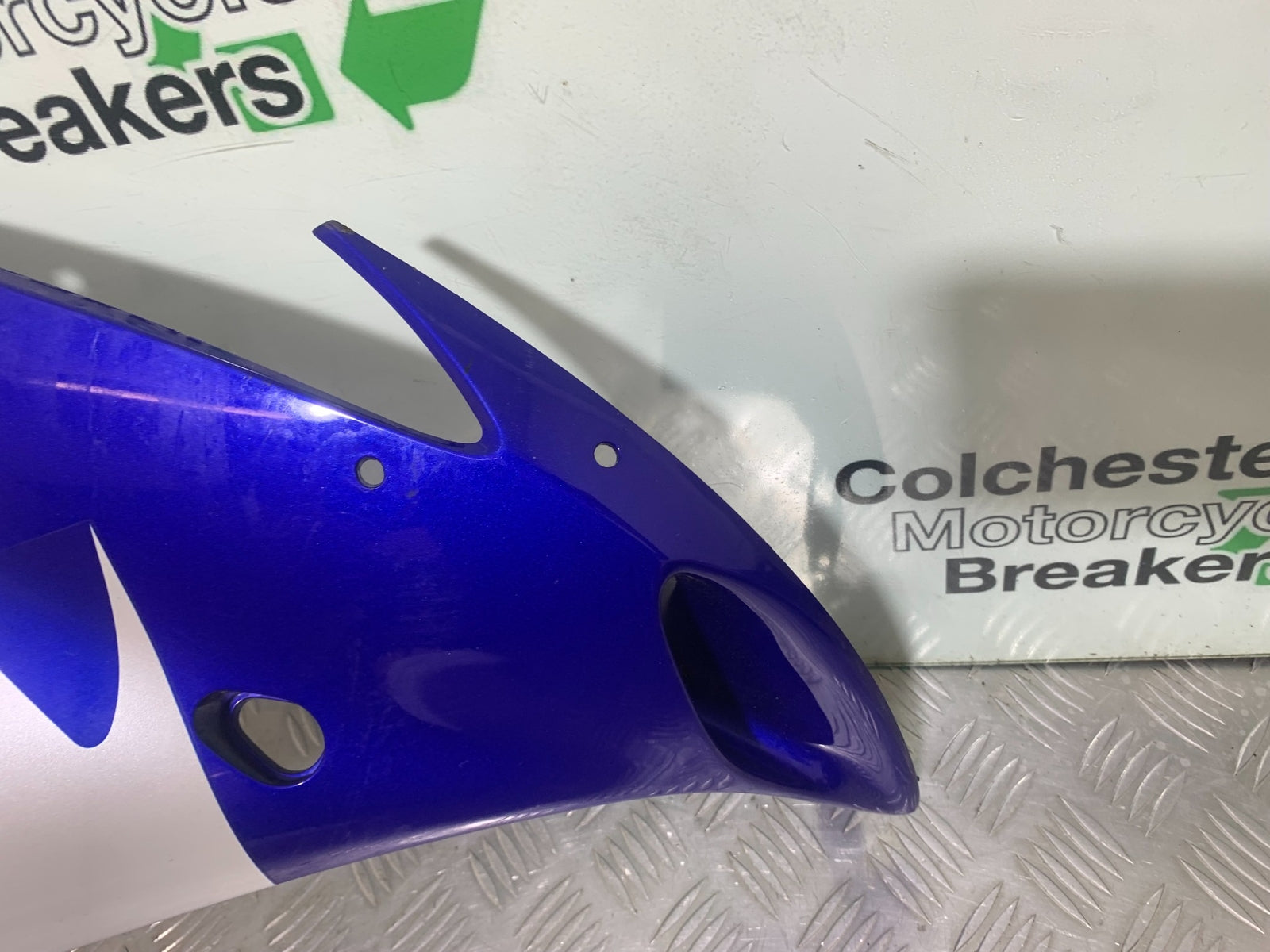 YAMAHA YZF R1 RIGHT FAIRING PANEL YEAR 2004-2006 (CMB1155)