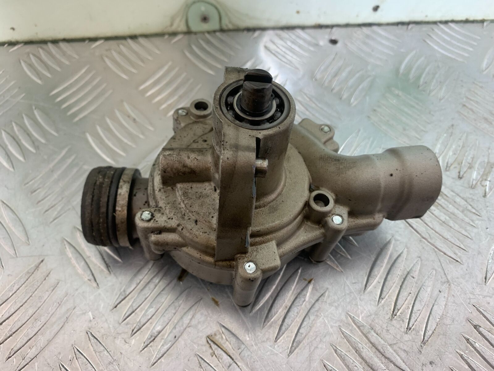 TRIUMPH THUNDERBIRD 1600 WATER PUMP  YEAR 2011 (CMB1107)