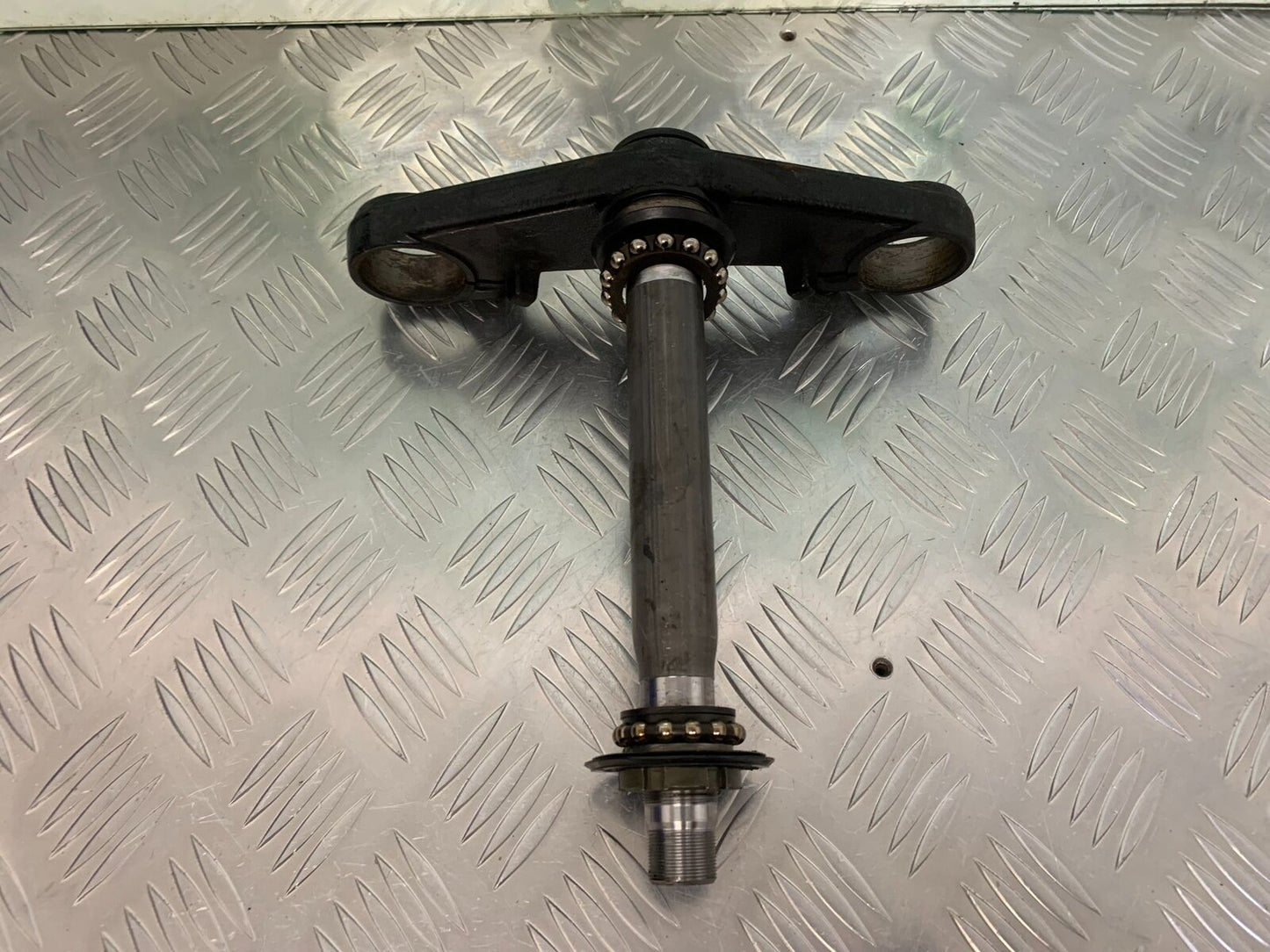 YAMAHA FZ6 FAZER BOTTOM YOKE  YEAR 2004-2007  (STOCK 955)