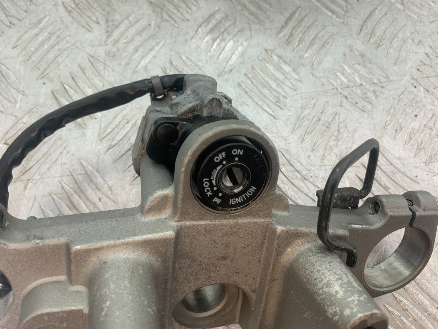 YAMAHA XJ900 XJ 900 DIVERSION LOCKS AND KEY  YEAR 1994-2002(CMB1292)