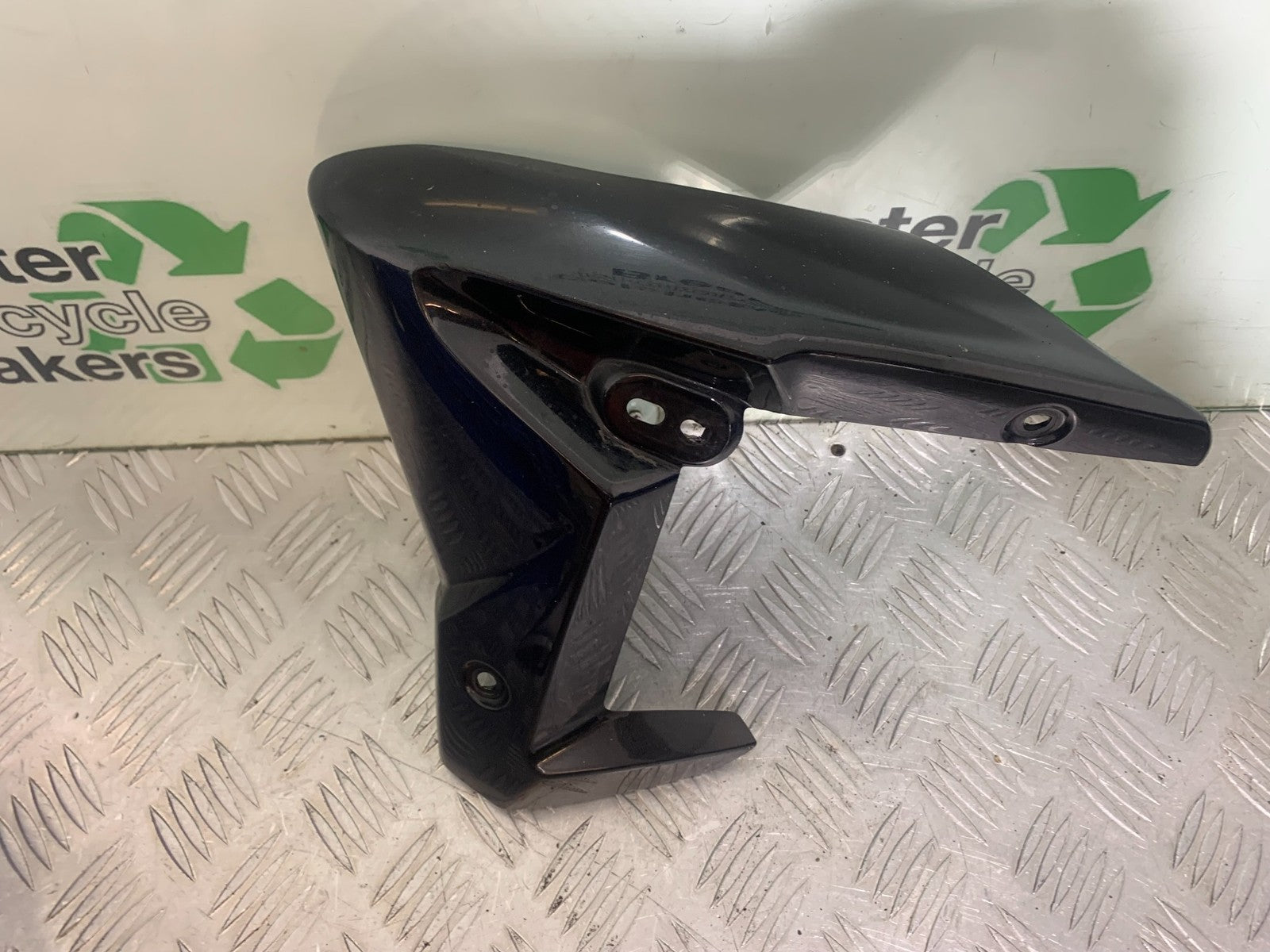TRIUMPH 675 STREET TRIPLE LEFT RADIATOR COWL   2013-2016 (CMB1186)