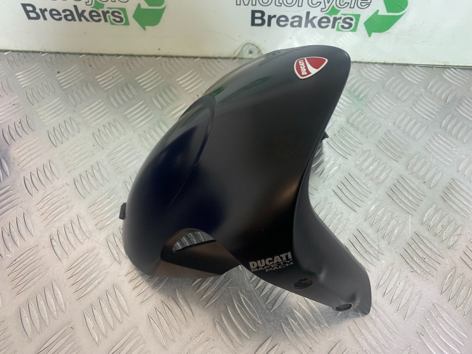 DUCATI DIAVEL 1200 PETROL FRONT MUDGUARD   YEAR 2014-17 (CMB1054)
