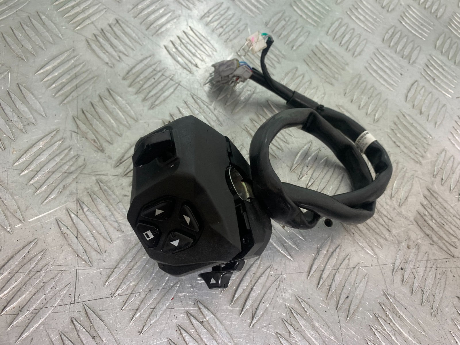 APRILIA RS660 RS 660 LEFT SWITCH GEAR  YEAR 2020-2024 (CMB1202)