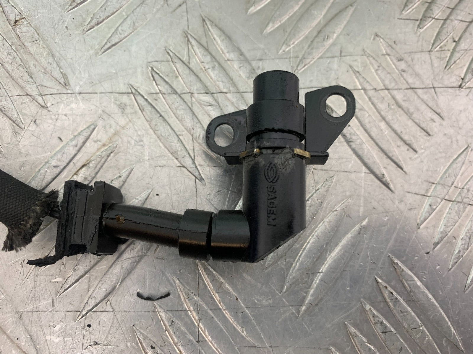 TRIUMPH 955i SPRINT ST IGNITION PICK UP YEAR 1999-2004