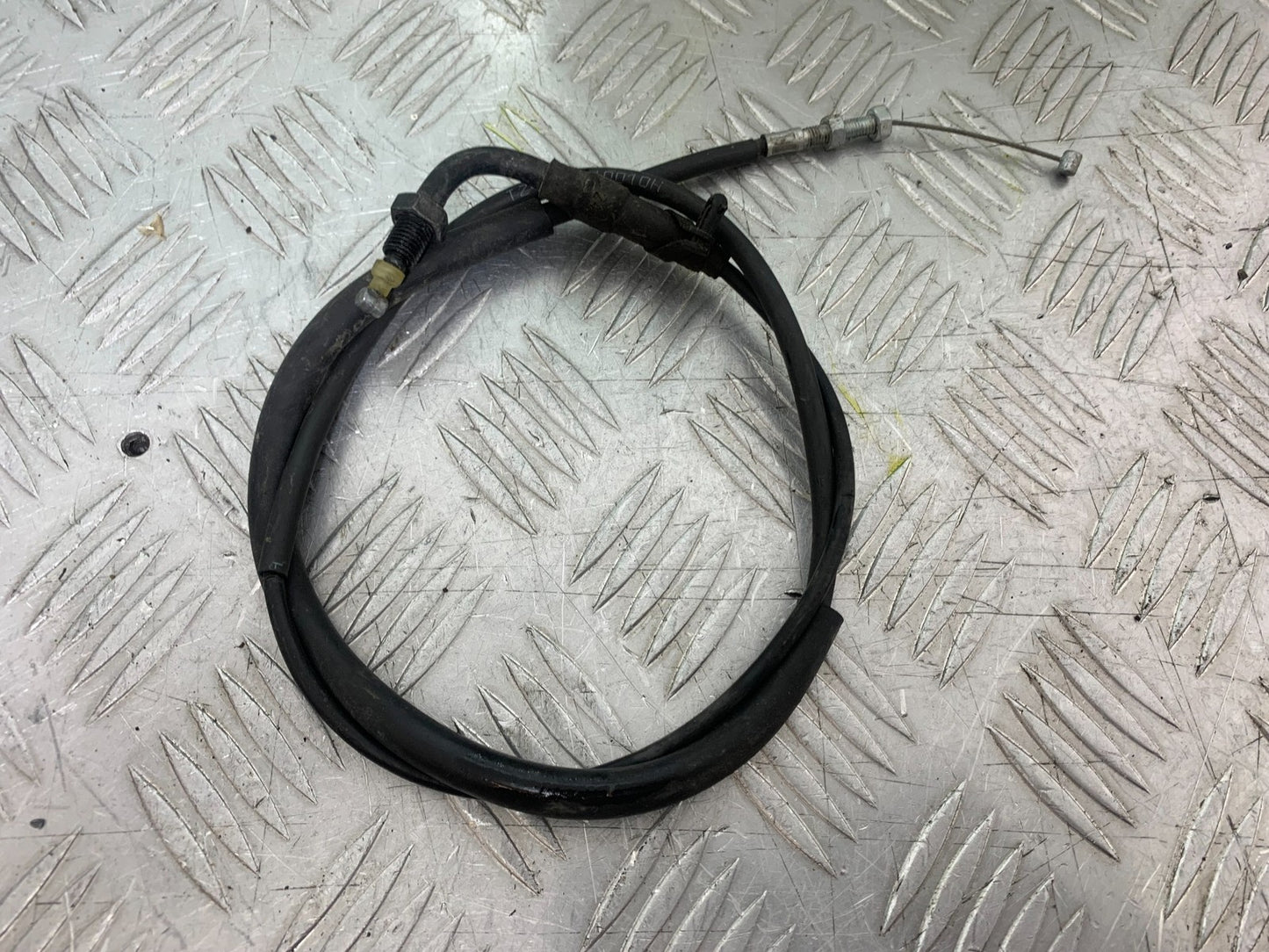 BSA 650 GOLD STAR THROTTLE CABLE  YEAR 2022-2025 (CMB1262)
