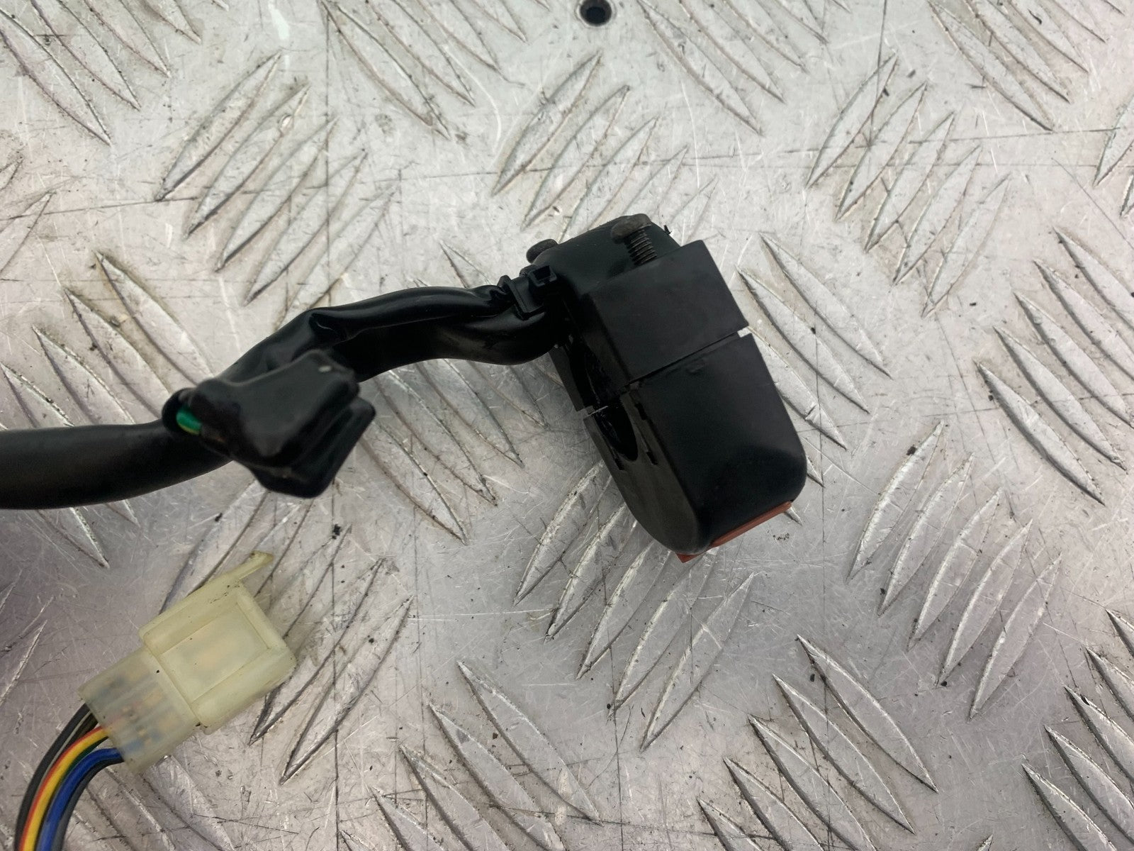 HONDA XL125 VARADERO RIGHT SWITCH GEAR  YEAR 2001-2006  (CMB1210)