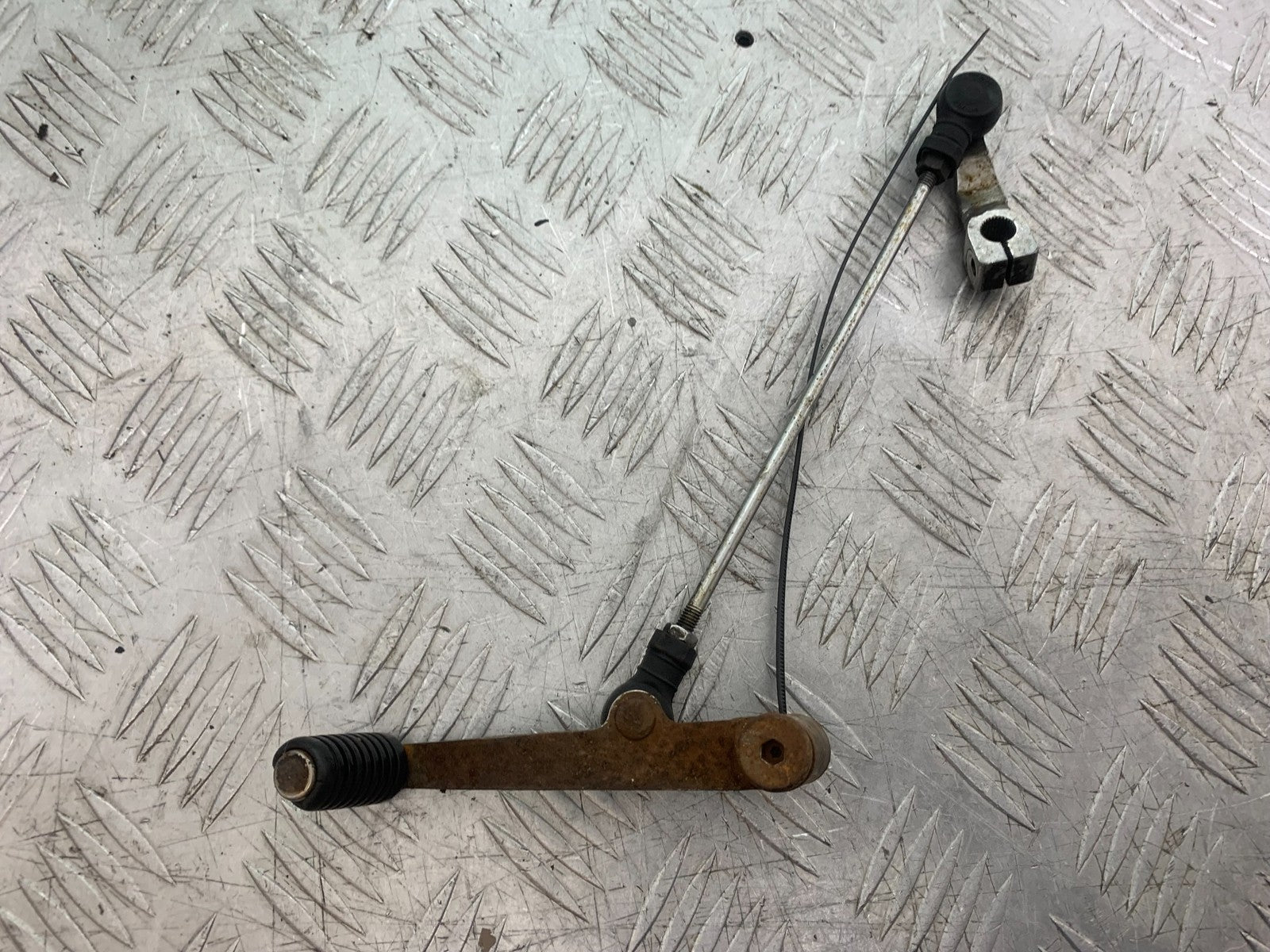 HONDA CBF600 CBF 600 GEAR LEVER  YEAR 2004-07  (CMB1305)
