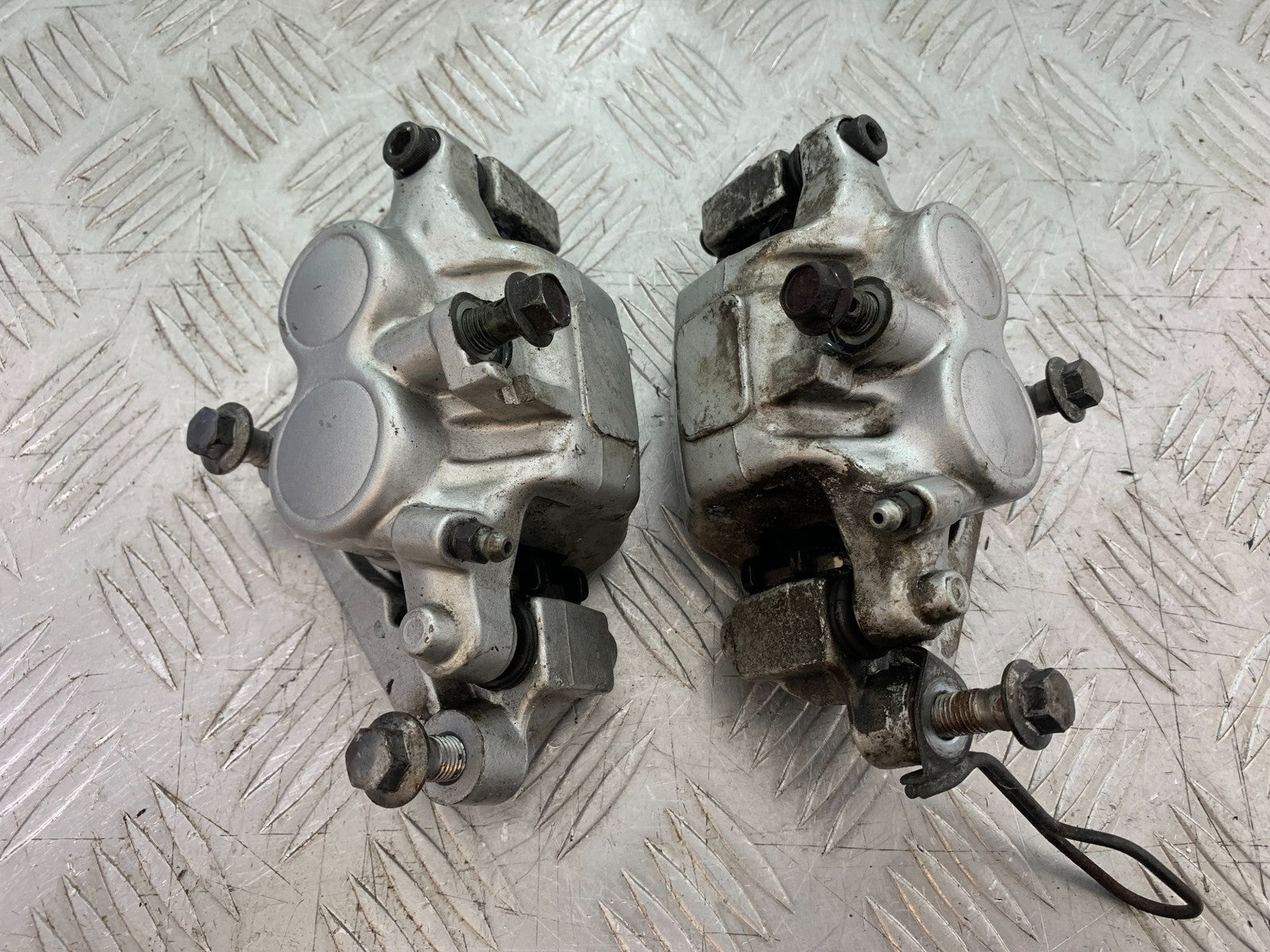 YAMAHA XV1100 XV 1100 VIRAGO FRONT BRAKE CALIPERS 1990-1999 (CMB1243)