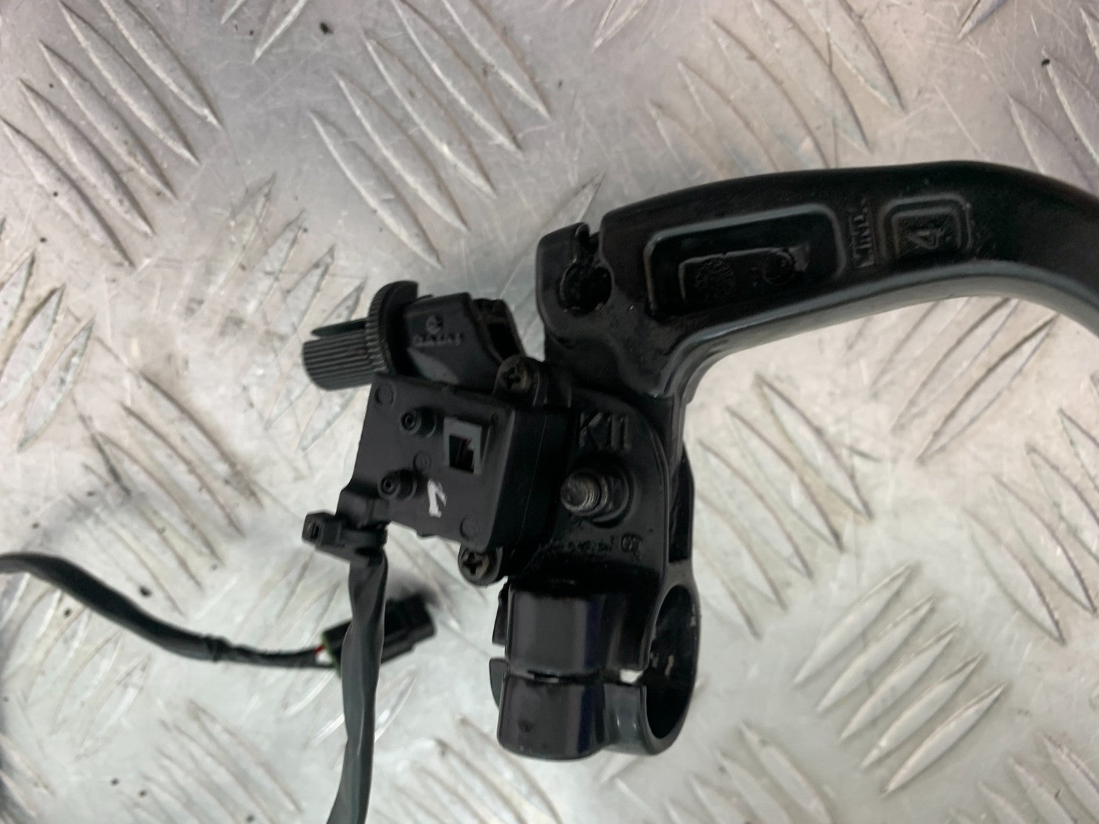 KTM 125 DUKE CLUTCH LEVER AND BRACKET   YEAR 2018-2023 (CMB1185)
