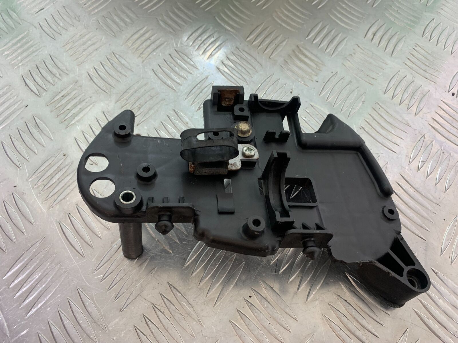 YAMAHA XV750 XV 750 VIRAGO SIDE POD MOUNTING PLATE   YEAR 1992 (CMB1016)