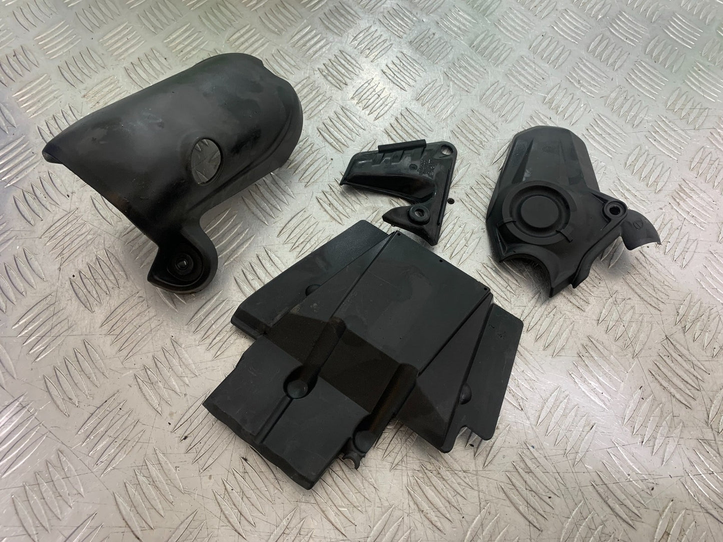 DUCATI 937 MONSTER INFILL PANELS  YEAR 2021-2024 (CMB1270)