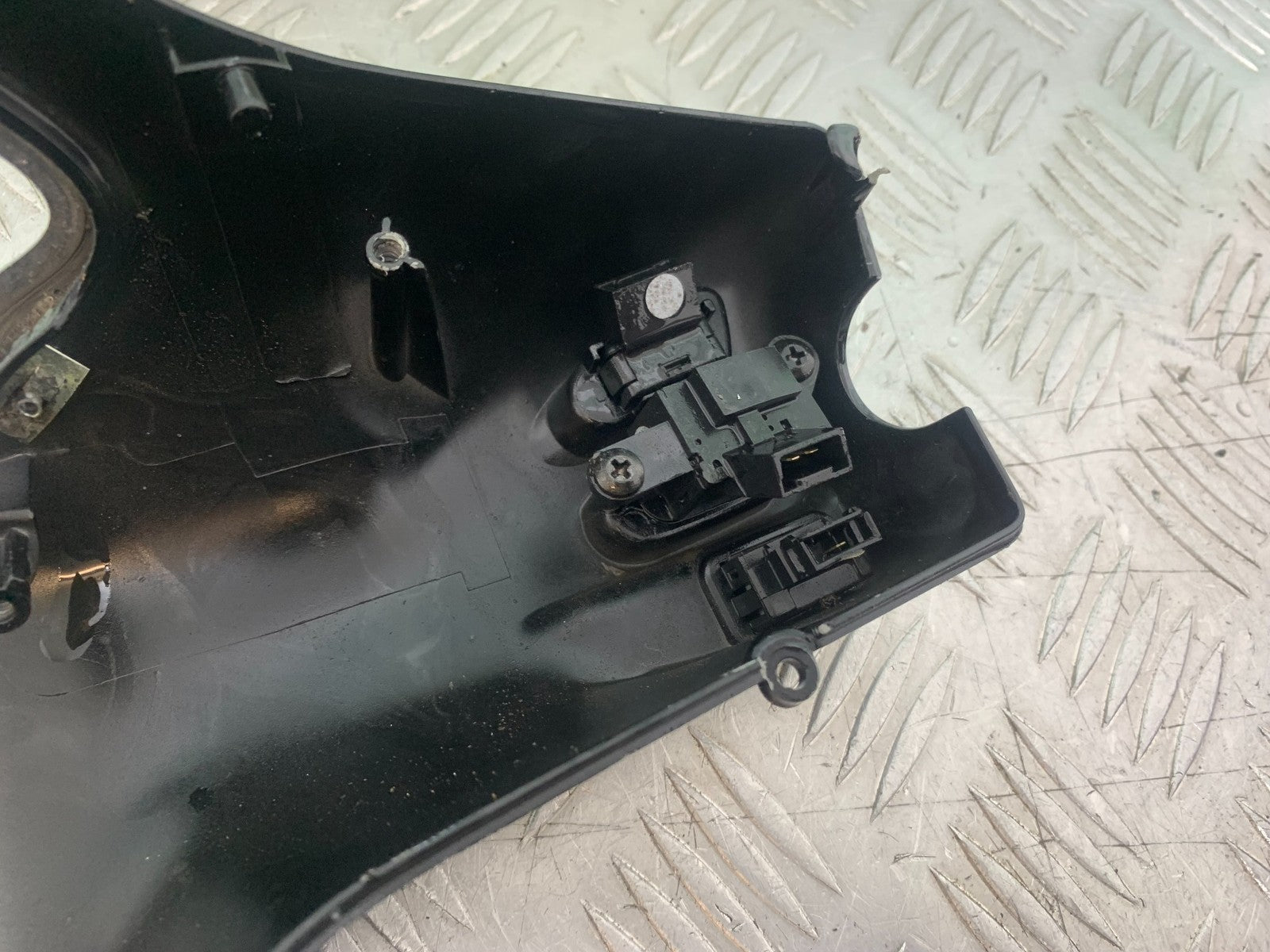 PIAGGIO VESPA GTS 125  SWITCHES AND PANEL YEAR 2009-14  (CMB1261)