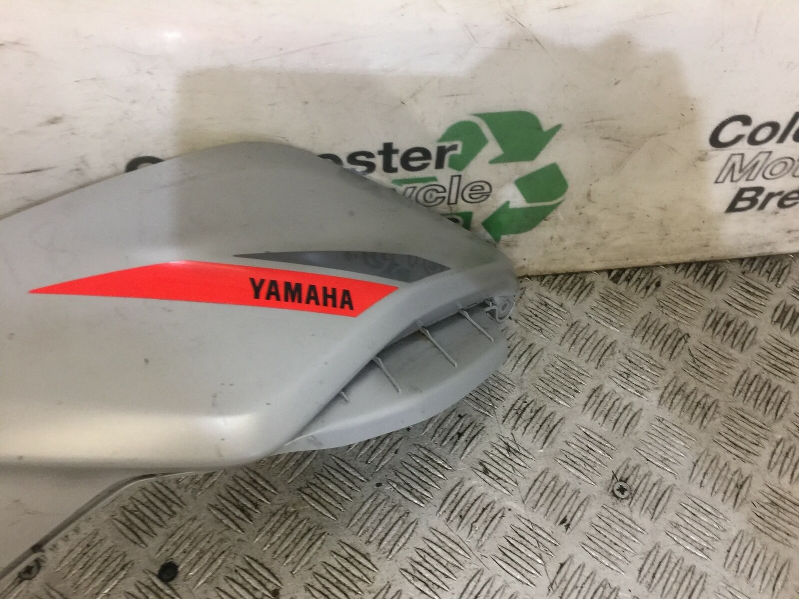 YAMAHA MT07 MT-07 RIGHT TANK COVER YEAR 2014-2018 (STOCK 704)