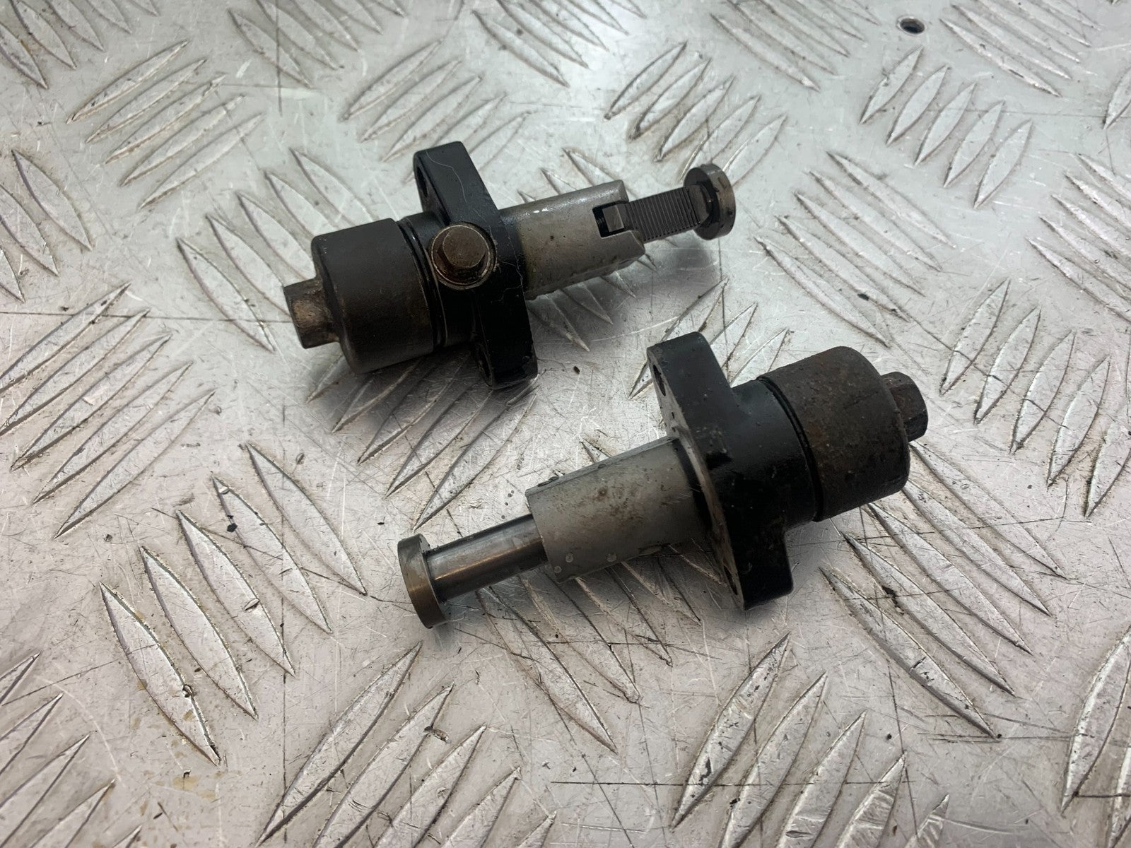 KAWASAKI VN1500 CLASSIC CAM CHAIN ADJUSTERS  YEAR 1999 -2006 (CMB1166)