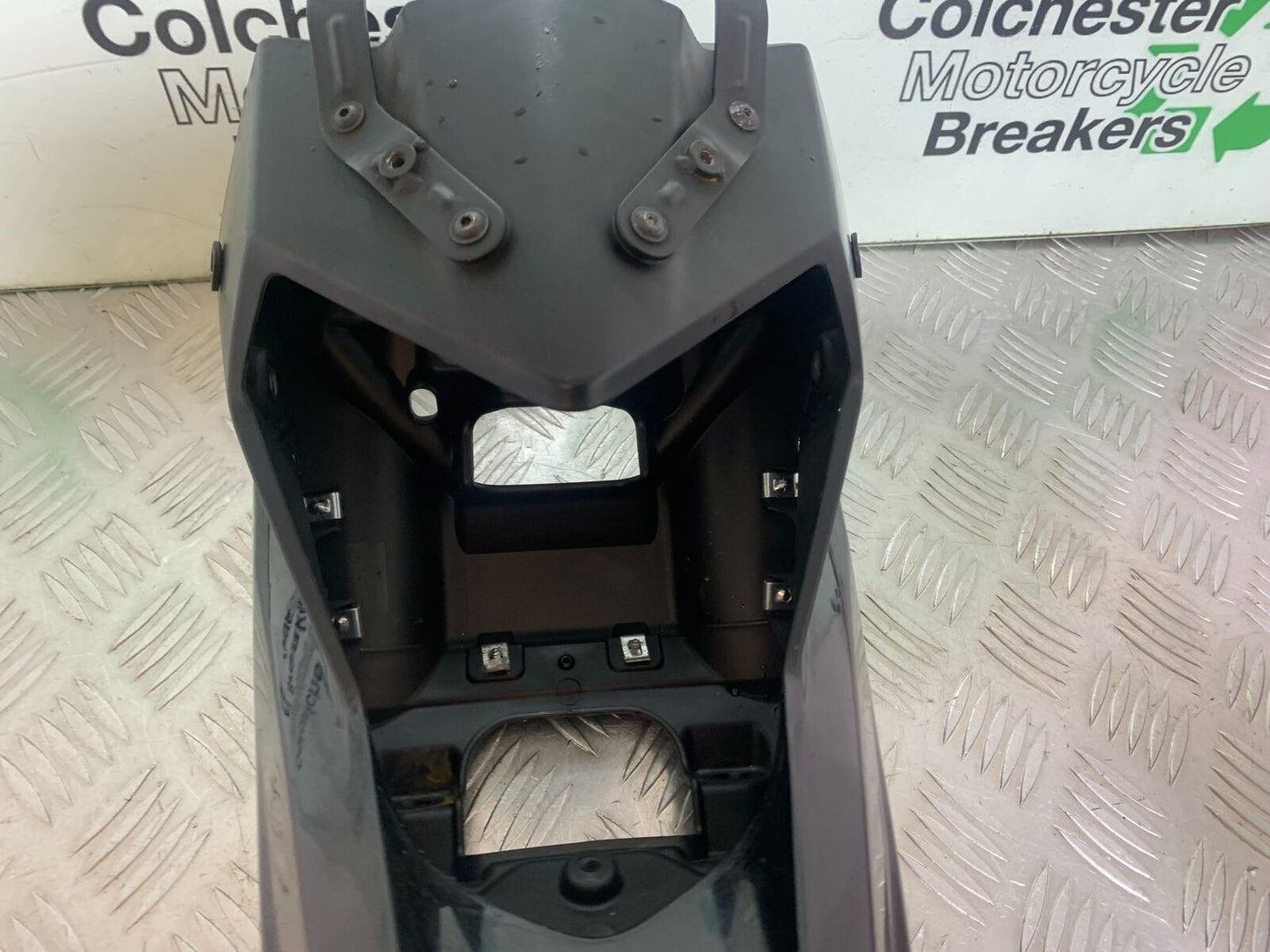 SINNIS TERRAIN 125 FRONT HEADLIGHT COWL   YEAR 2024 (CMB1072)