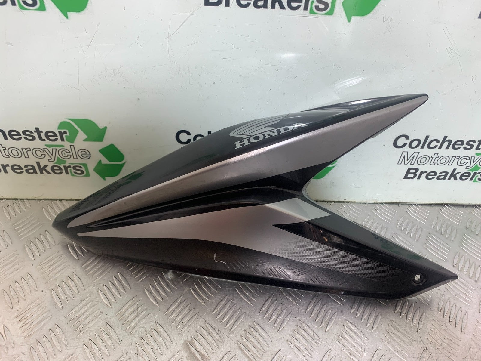 HONDA CBF125 CBF 125 LEFT FAIRING  YEAR 2009-14  (CMB1172)