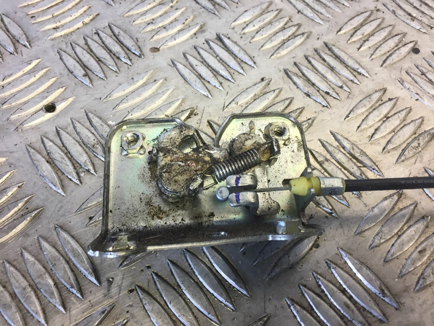 HONDA CBR125 CBR 125 SEAT CATCH YEAR 2009-2014