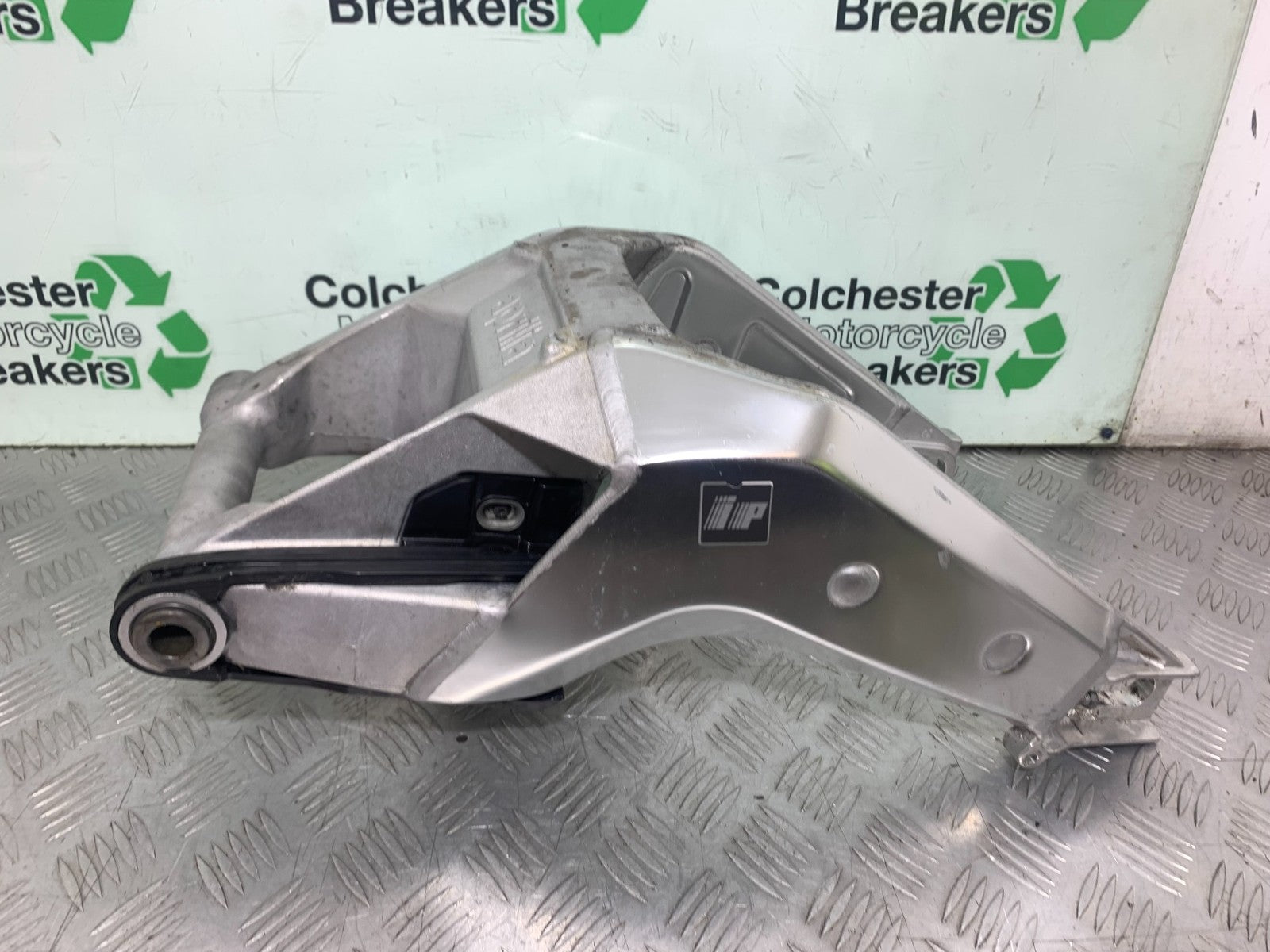 APRILIA RSV1000 R FACTORY MILLE SWINGARM  2004-09 (CMB1203)