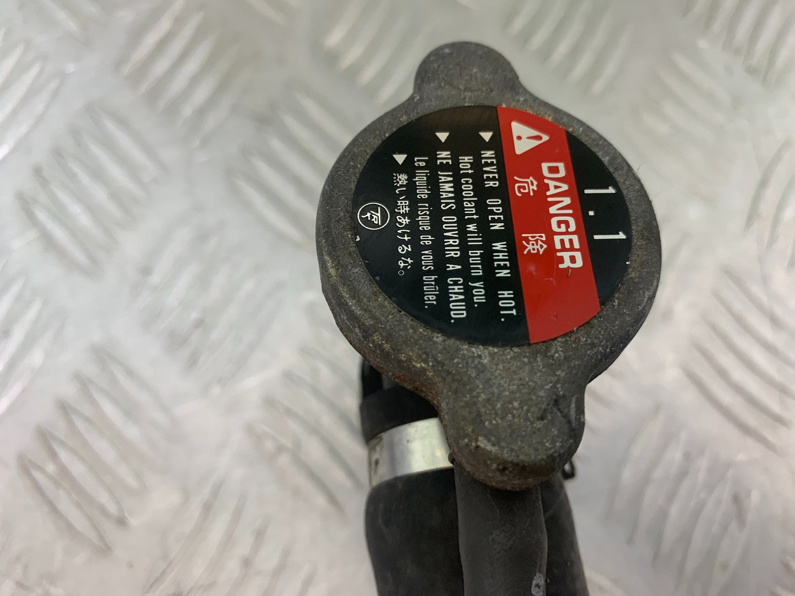 HONDA VFR800 PRE V-TEC RADIATOR CAP  YEAR 1998-2001 (CMB1233)