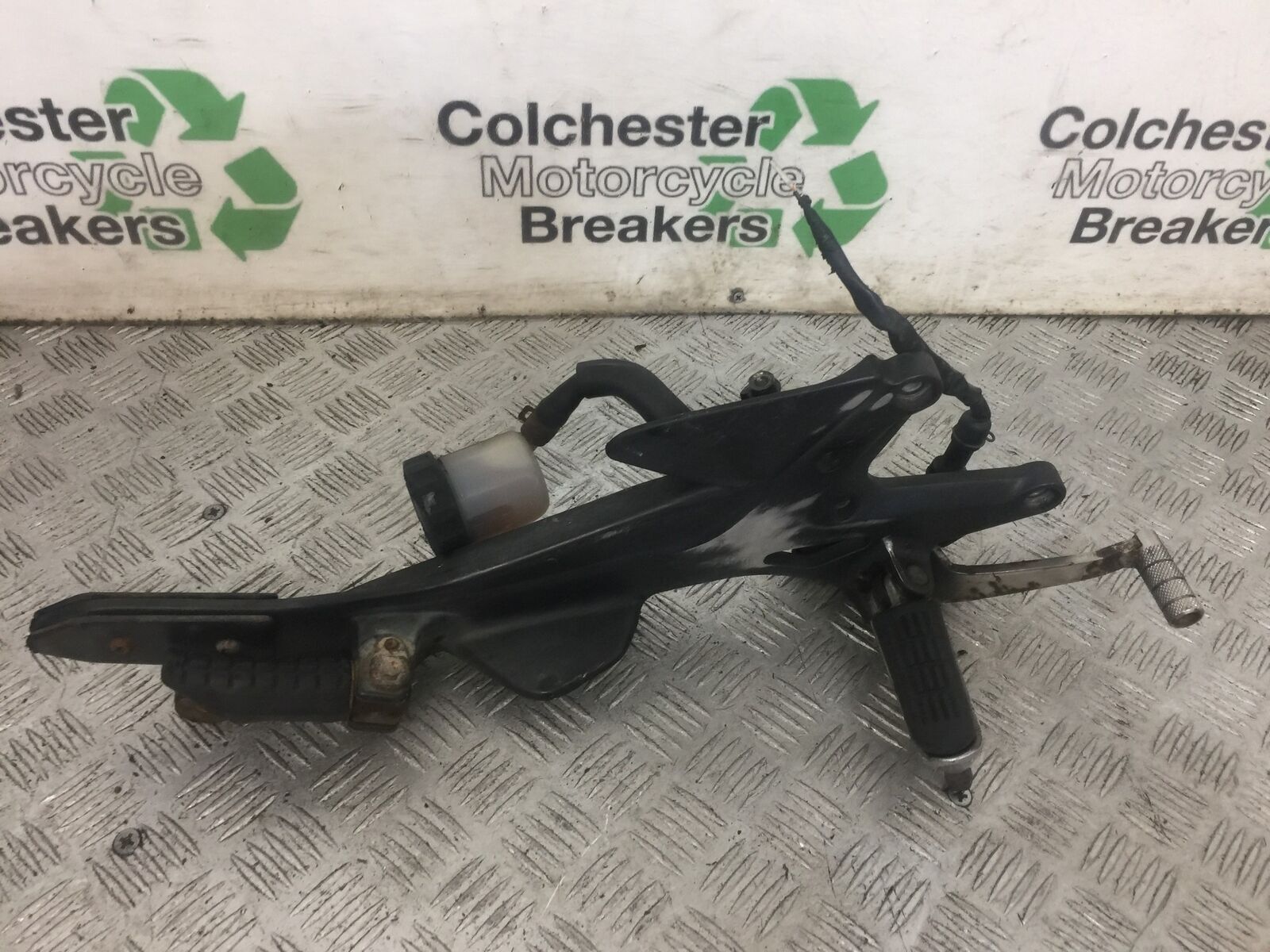 HONDA CBF600 CBF 600 RIGHT HANGER  YEAR 2004 -07  (STOCK 909)