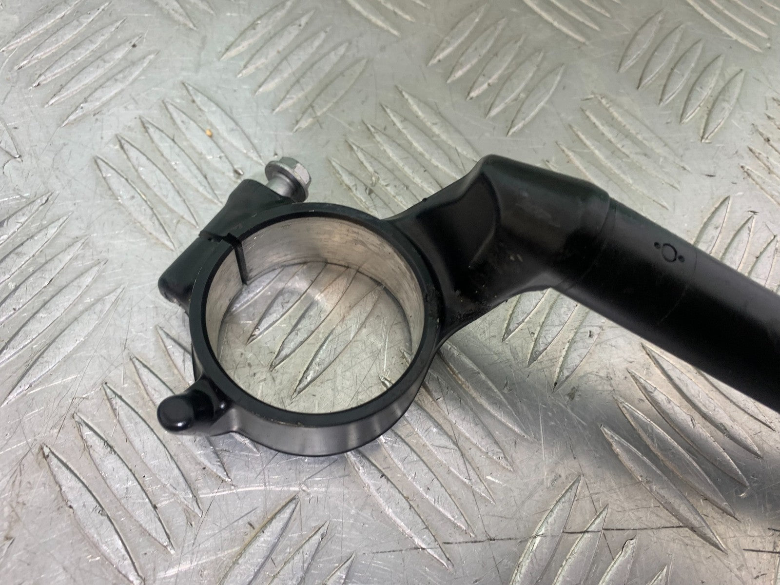 HONDA CBR1000 rr FIREBLADE RIGHT HANDLEBAR  YEAR 2012-2016 (CMB1198)