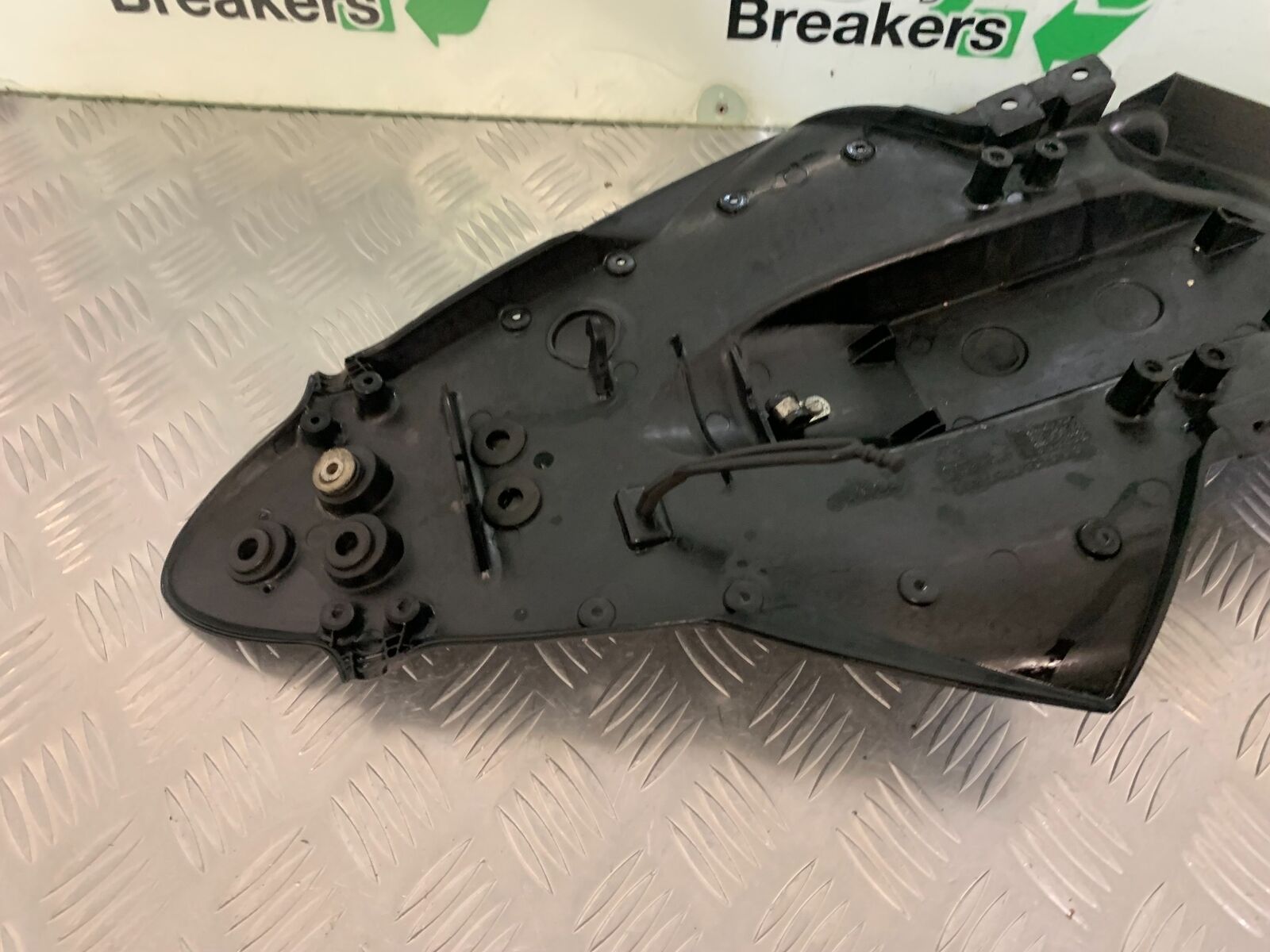KTM 640 DUKE 2 UNDERTRAY   YEAR 2000-2006 (STOCK 988)