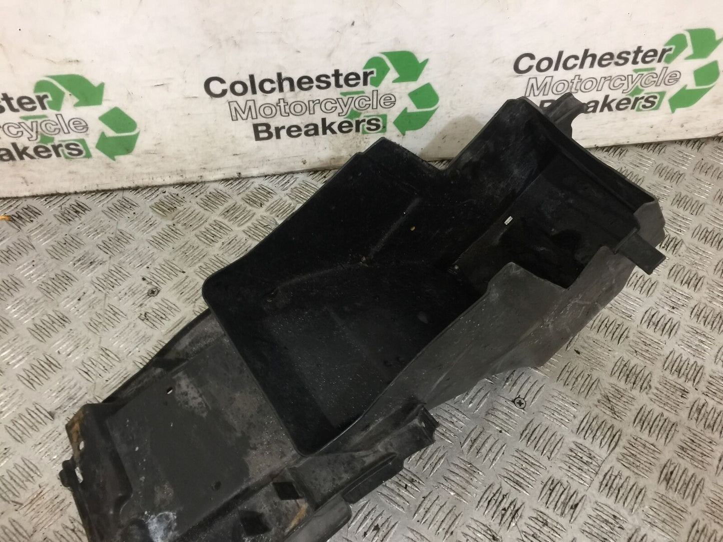 KAWASAKI ZRX1100 ZRX 1100 UNDERTRAY YEAR 1997-2001 (STOCK 808)