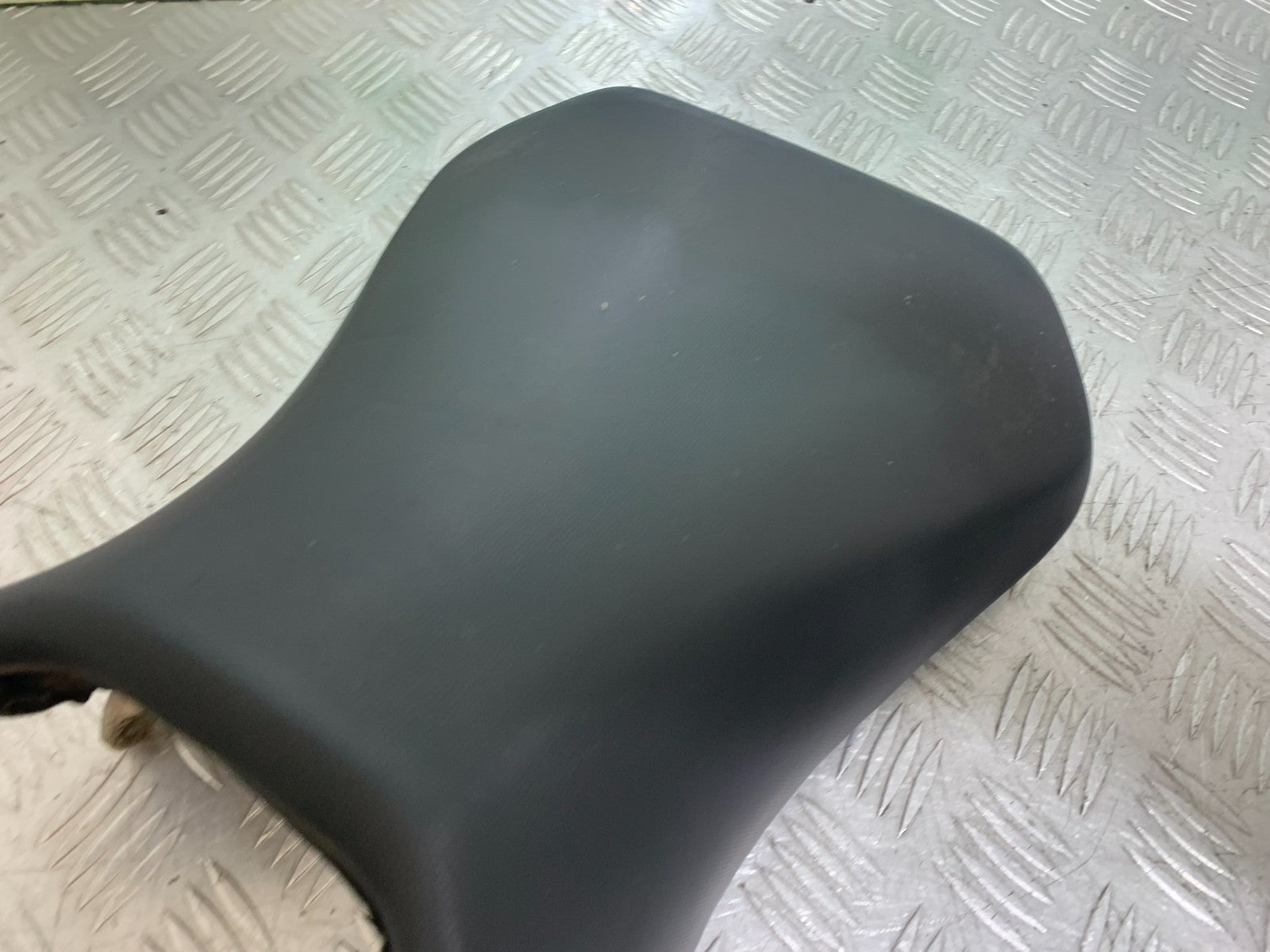 SUZUKI SV1000 SV 1000 FRONT SEAT YEAR 2003-2007 (CMB1293)