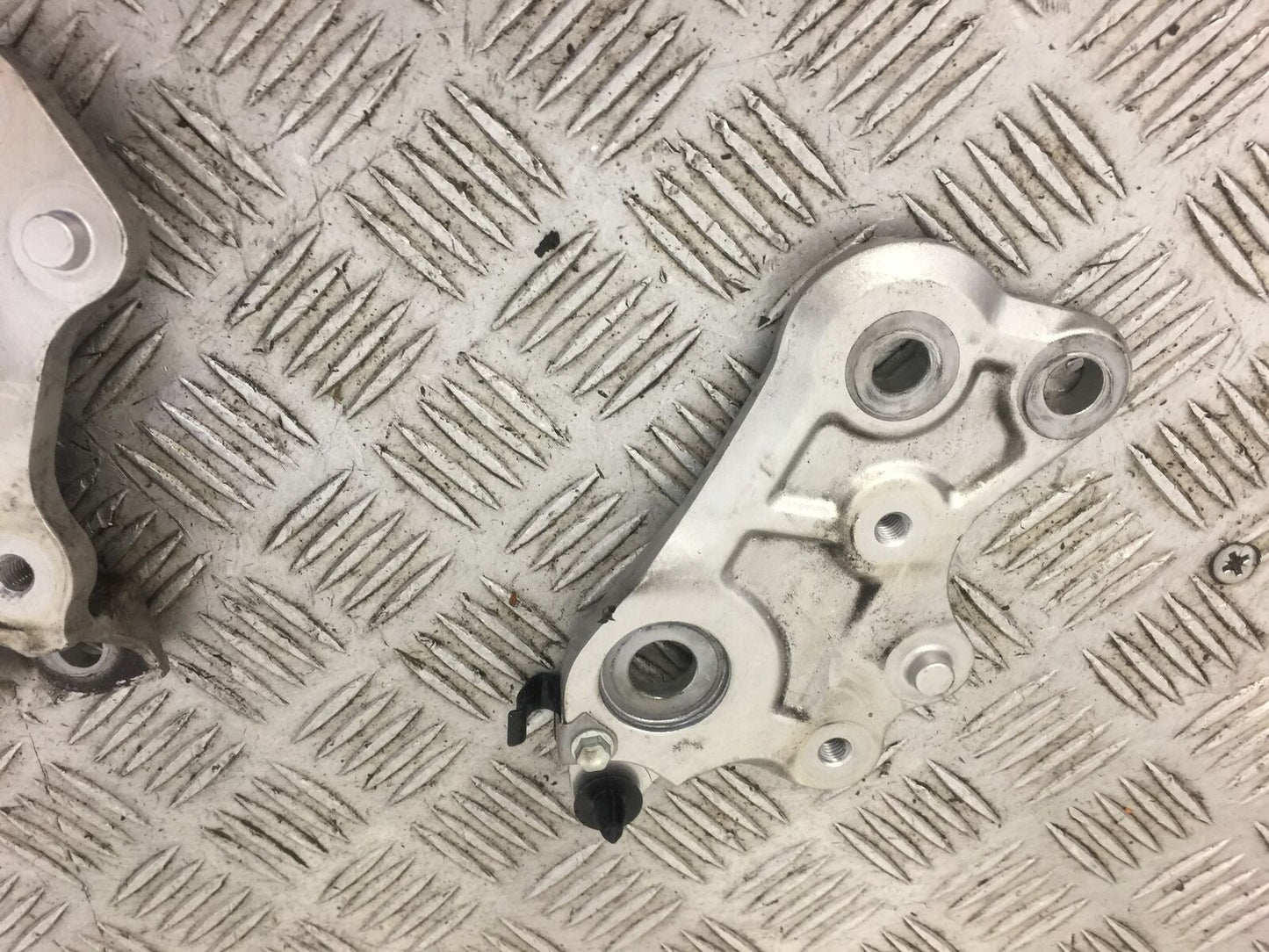 YAMAHA MT07 MT-07 LEFT AND RIGHT HANGER PLATES   YEAR 2014 (STOCK 467)