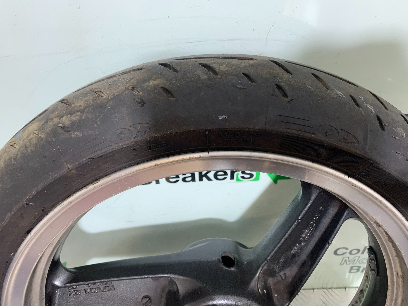 KAWASAKI ZZR1100 D FRONT WHEEL  YEAR 1993-2001 (CMB1189)