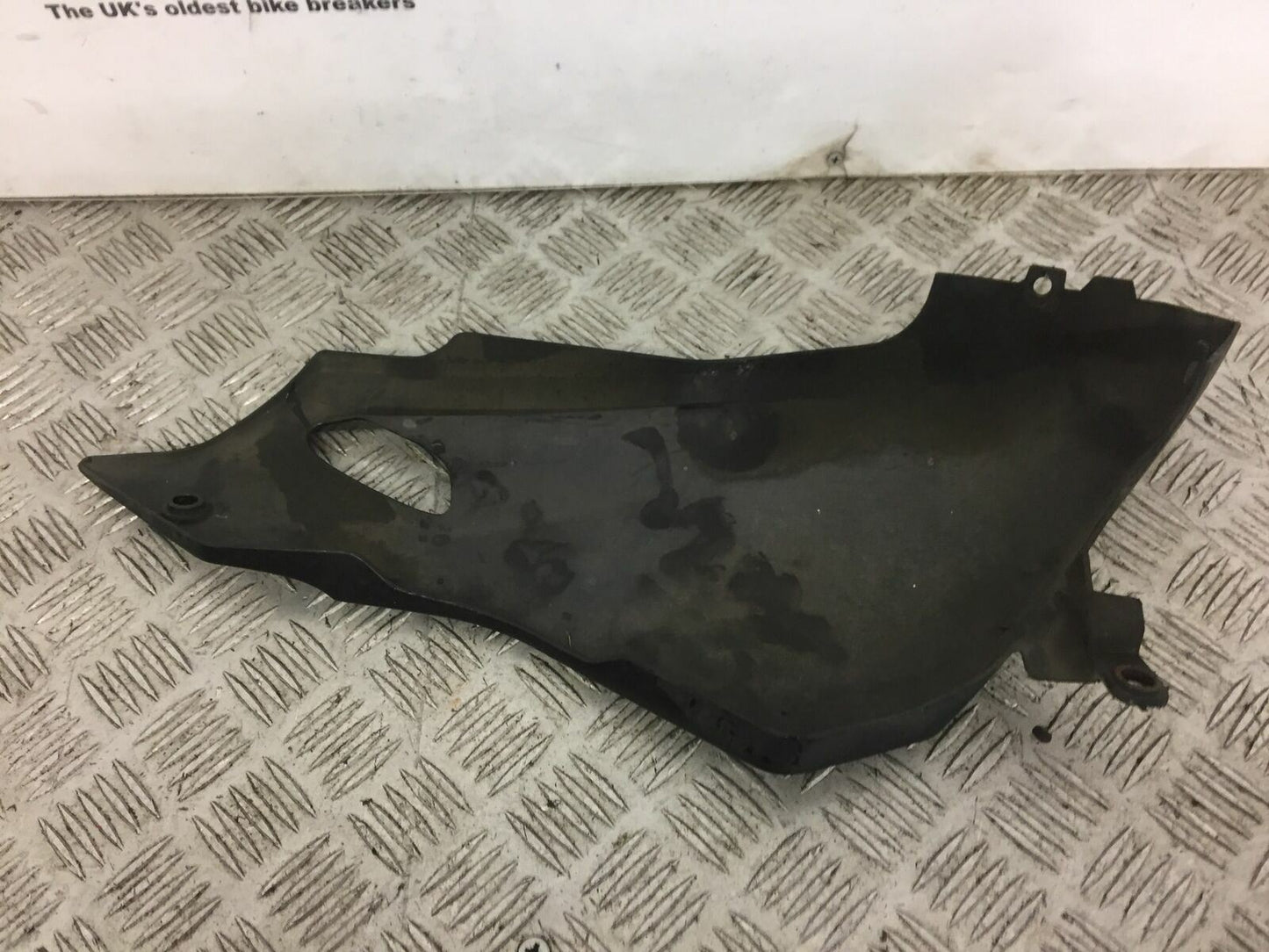 HONDA CBR125 CBR 125 RIGHT BELLY PAN YEAR 2011-2014