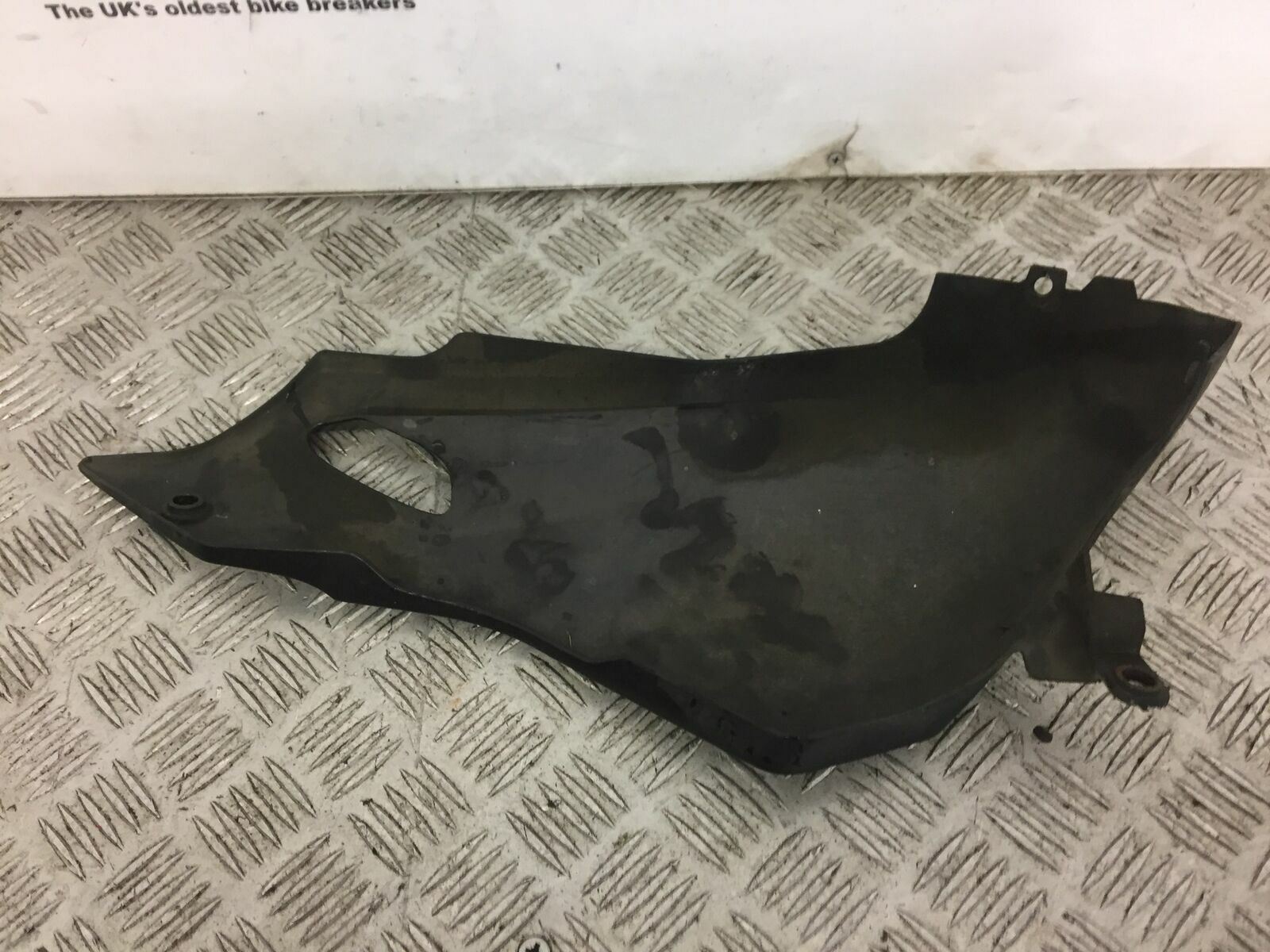 HONDA CBR125 CBR 125 RIGHT BELLY PAN YEAR 2011-2014