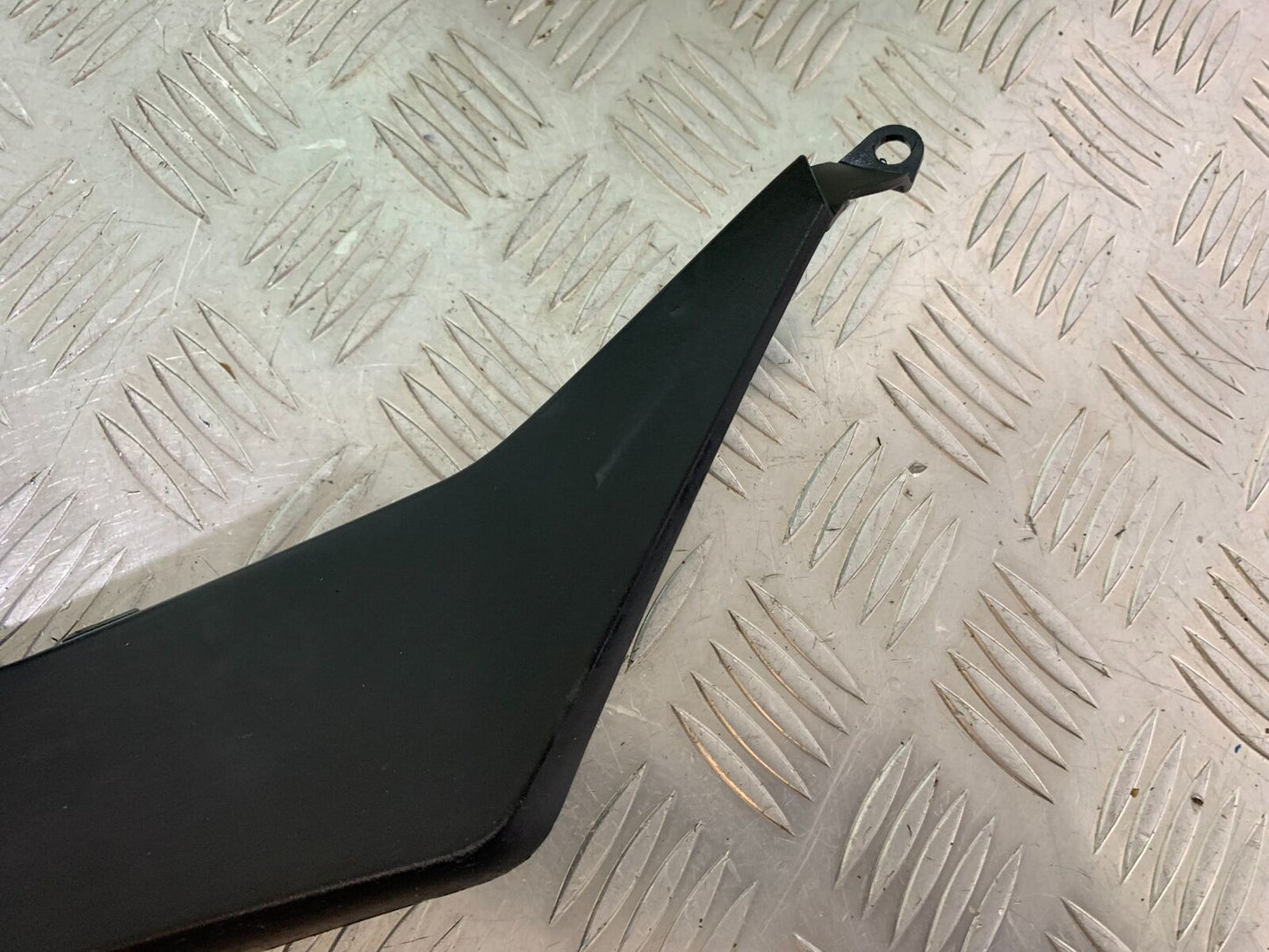 APRILIA SL750 SL 750 SHIVER INFILL PANEL YEAR 2012 (CMB1074)