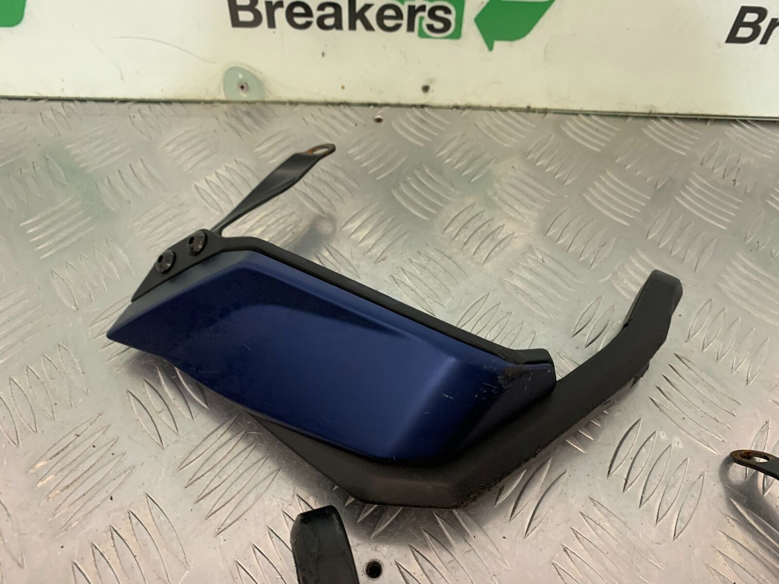 YAMAHA MT09 MT-09 TRACER 900 GT HANDGUARDS  YEAR 2018-2020 (STOCK 982)