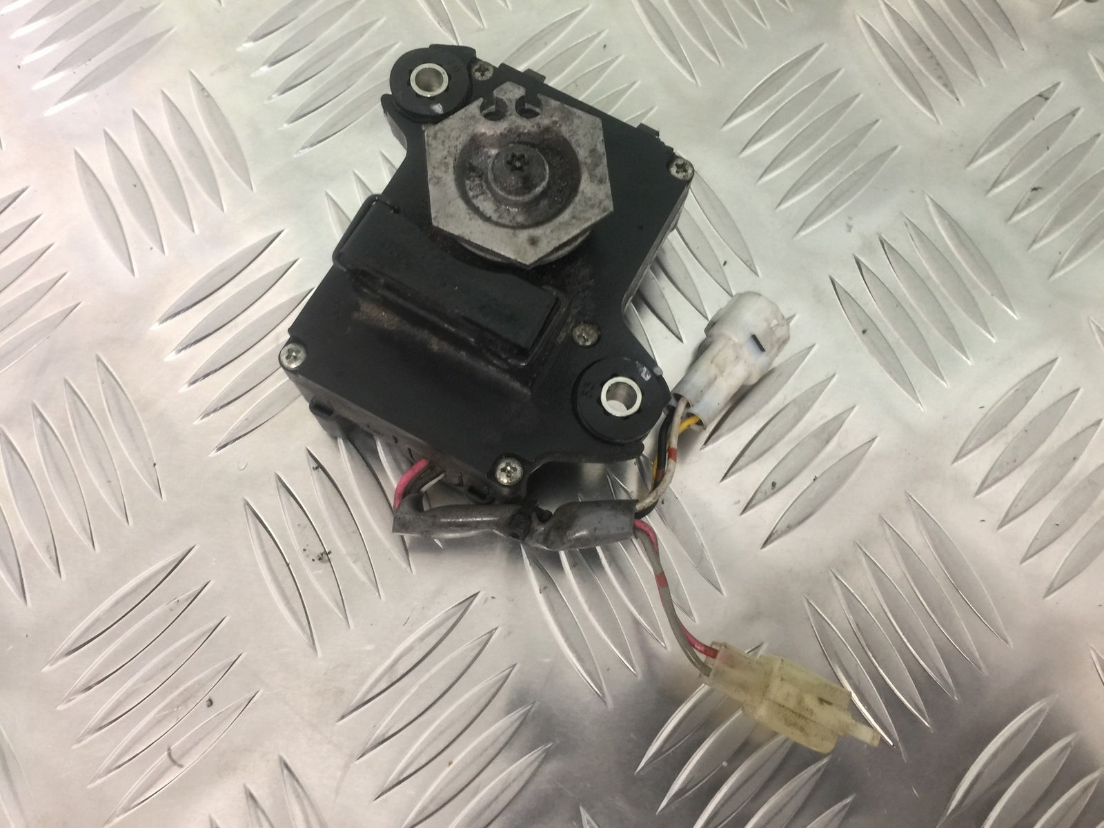 KAWASAKI Z1000 SX SERVO MOTOR  YEAR 2011-13 (STOCK 911)
