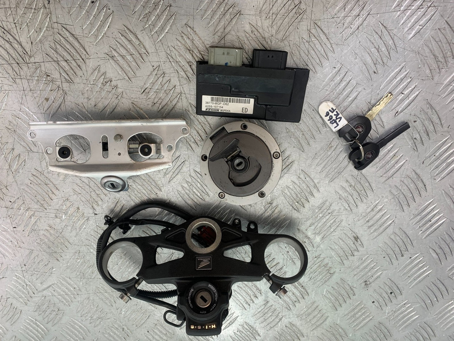 HONDA CBR1000 rr FIREBLADE ECU LOCKS KEYS  2012-2016 (CMB1280)