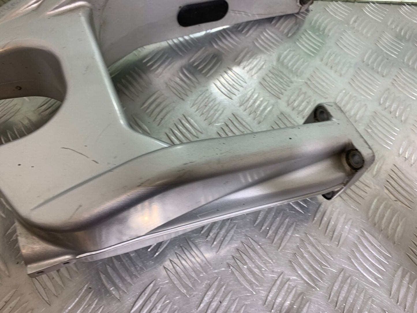 YAMAHA FJR1300 FJR 1300 SWINGARM YEAR 2001-05 (CMB1005)