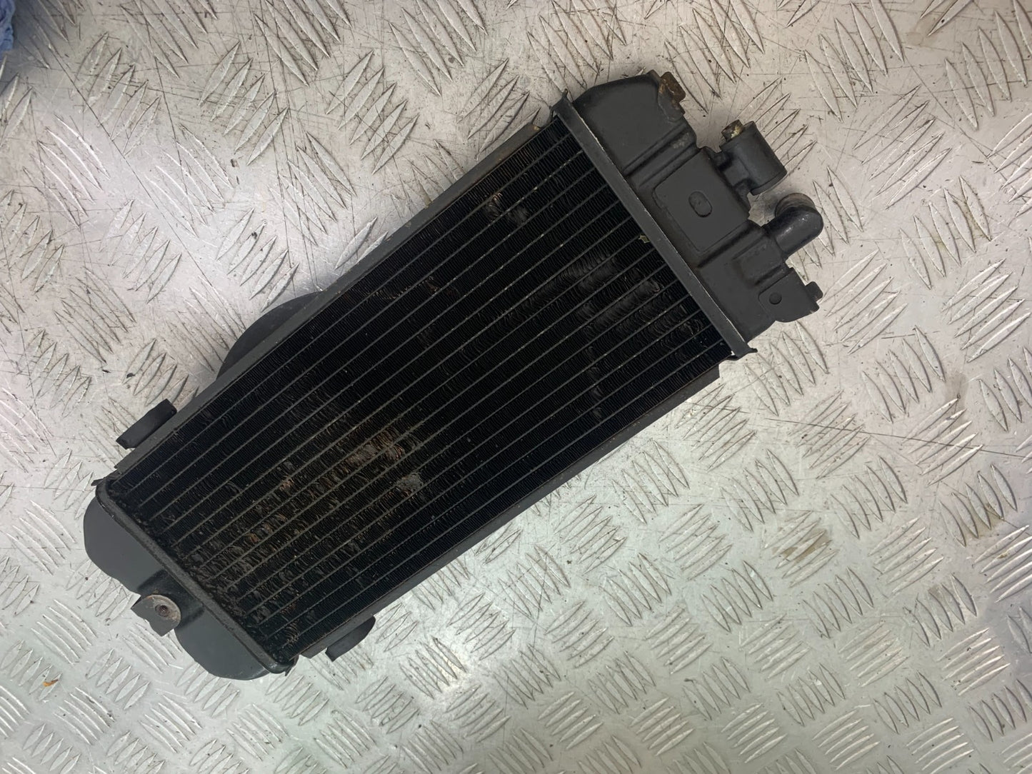 HONDA VT700 VT 700 SHADOW RADIATOR   YEAR 1984-85 (CMB1328)