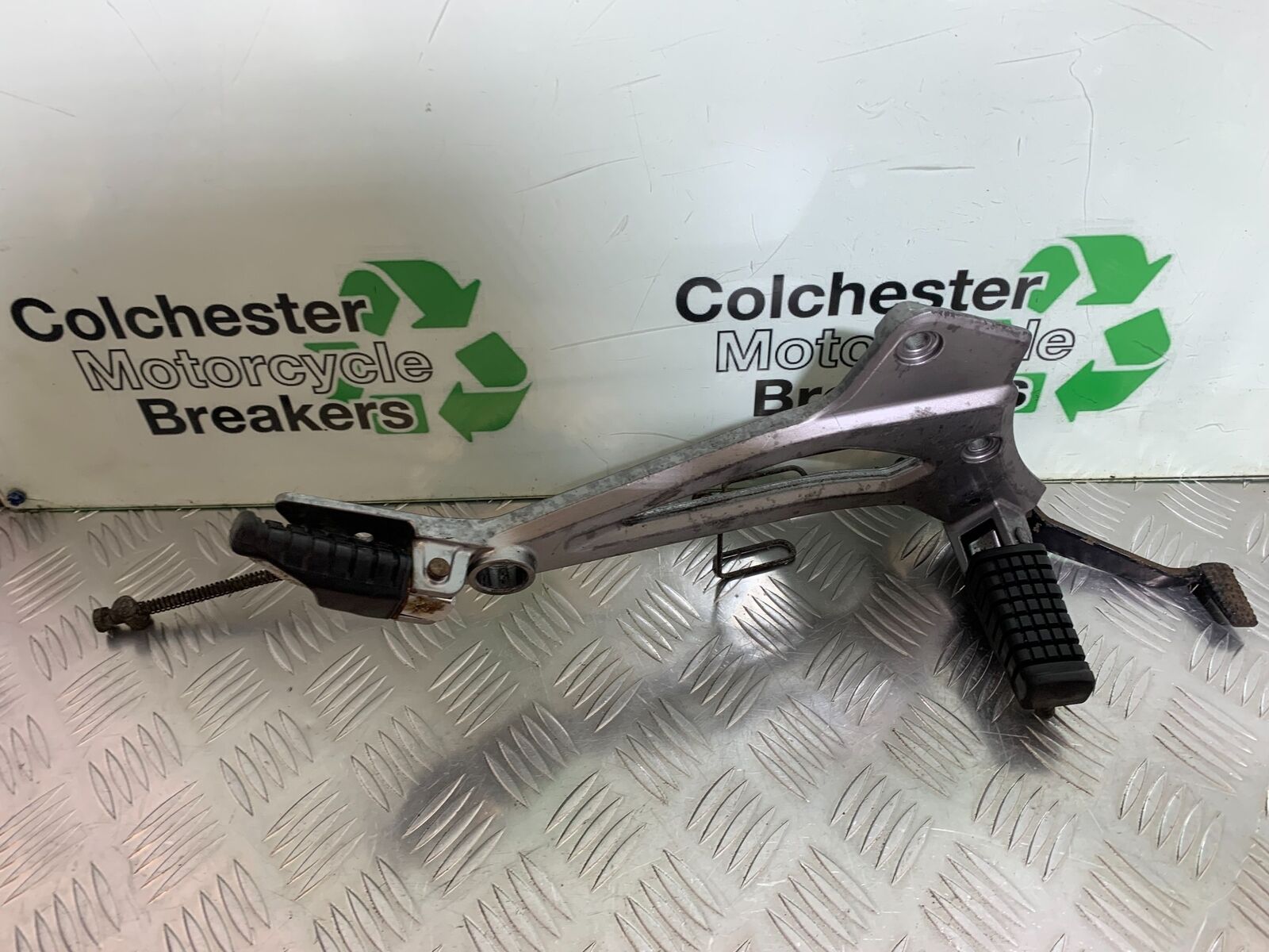 KAWASAKI ER5 ER 5 FRONT RIGHT HANGER YEAR 1997-2007 (CMB1003)
