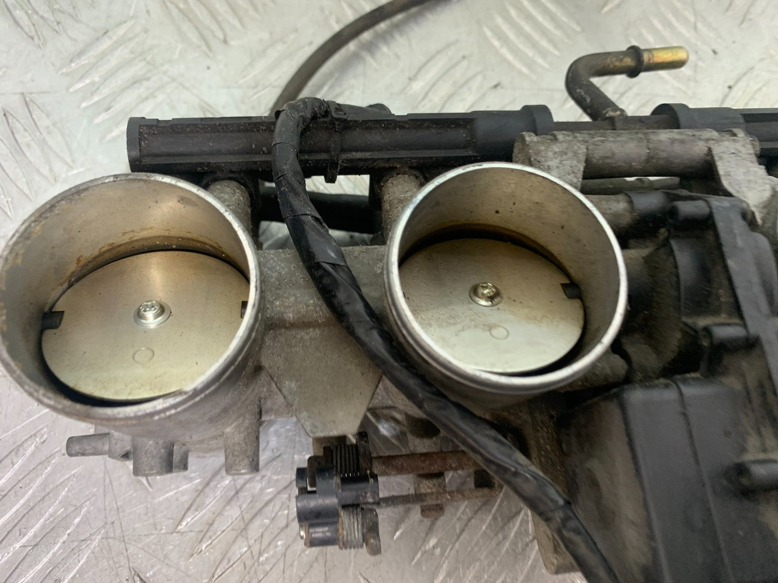 KAWASAKI Z750 Z 750 THROTTLE BODIES   YEAR 2004-2006  (CMB1234)