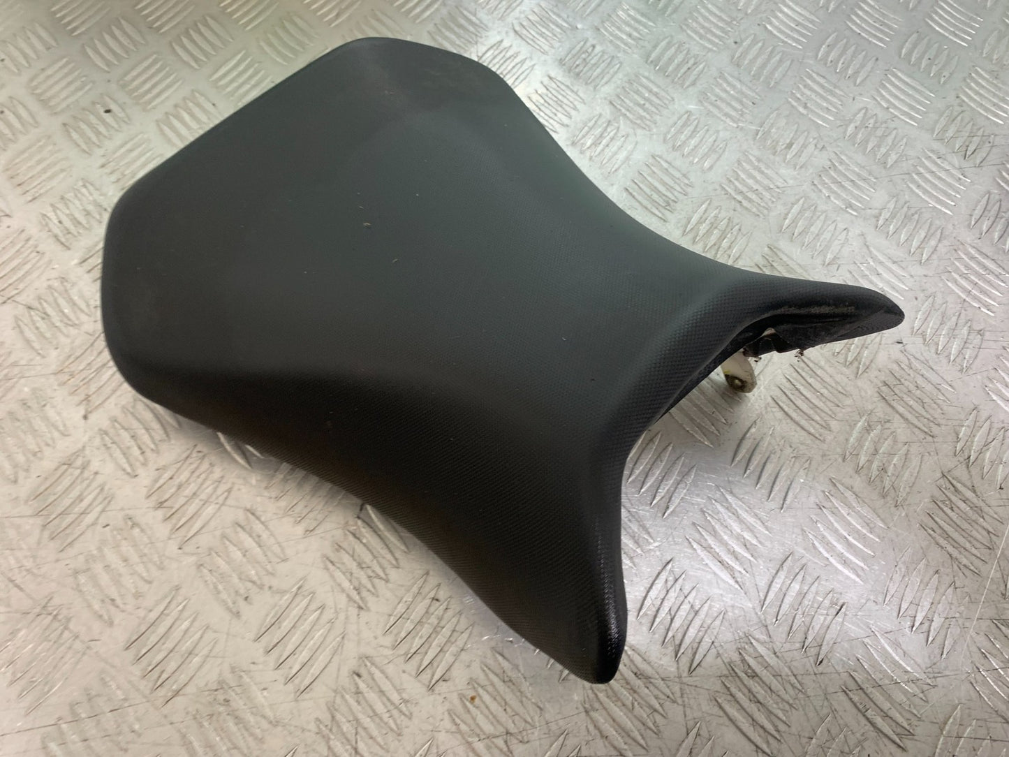 SUZUKI SV1000 SV 1000 FRONT SEAT YEAR 2003-2007 (CMB1293)