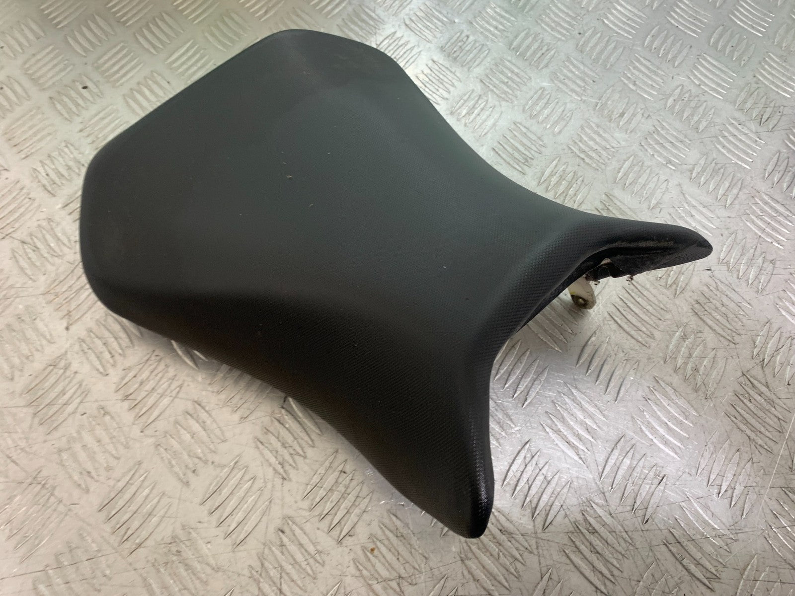 SUZUKI SV1000 SV 1000 FRONT SEAT YEAR 2003-2007 (CMB1293)