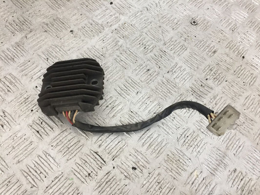 YAMAHA FZS600 FAZER 600 REGULATOR   YEAR 1998-2001 (STOCK 844)