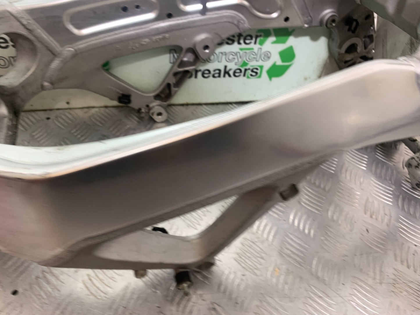 APRILIA TUONO 1000 V4R FRAME REG LOG BOOK YEAR 2011-13  (CMB1331)