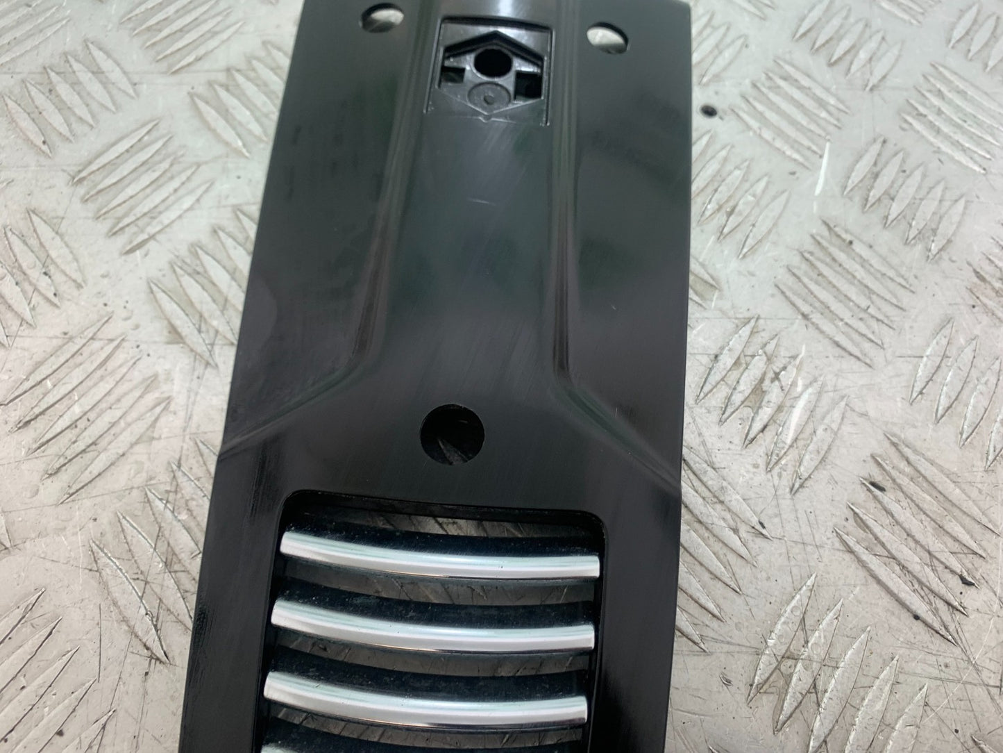 PIAGGIO VESPA GTS 125 FRONT INFILL GRILL YEAR 2009-14  (CMB1261)
