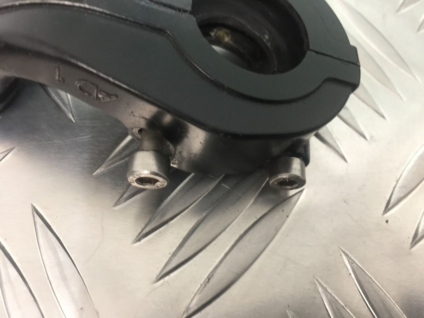 KAWASAKI ZX12R ZX12 R THROTTLE HOUSING  YEAR 2000 (STOCK 913)